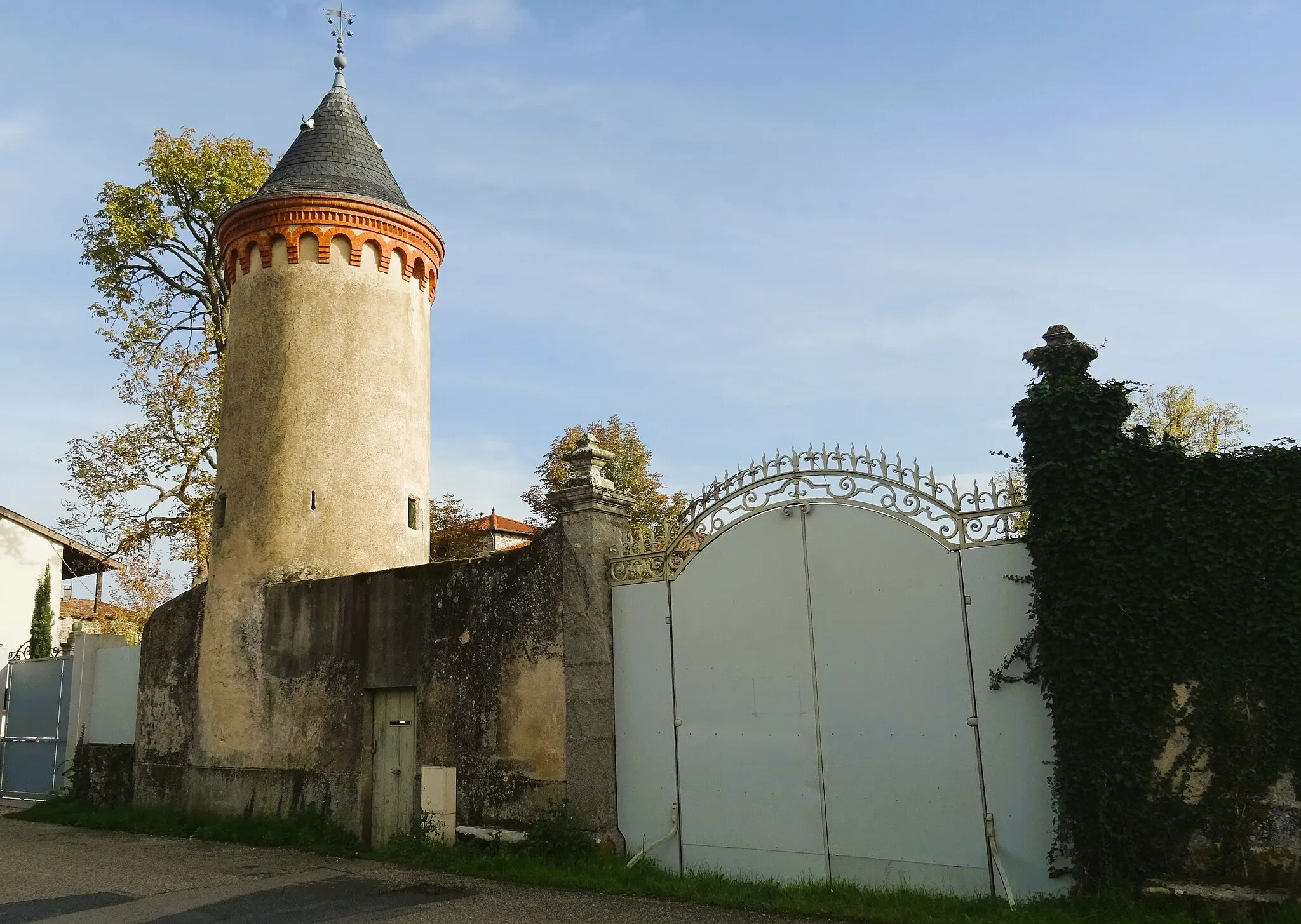 Photo showing: château de La Feuillade