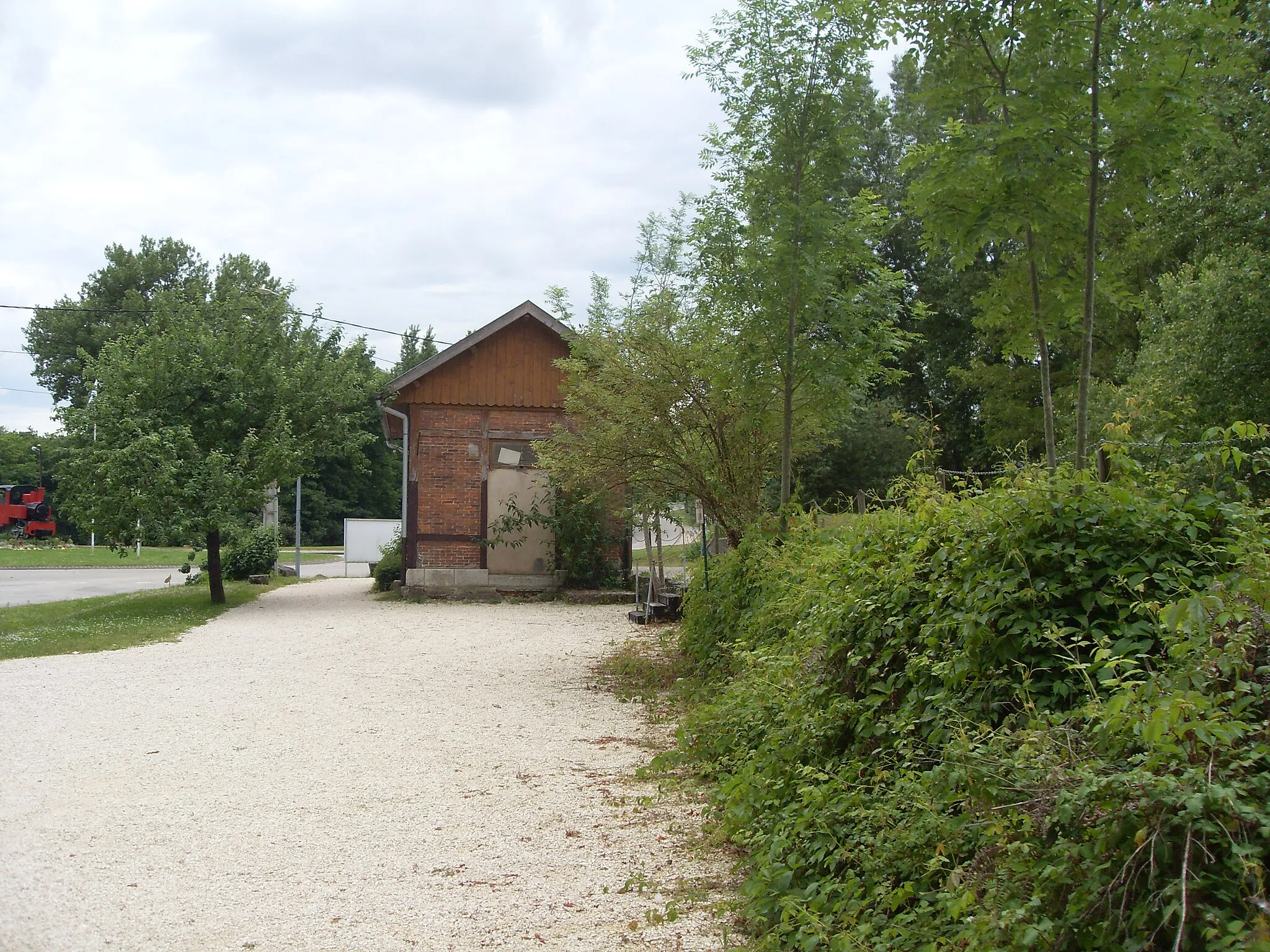 Photo showing: Ancienne gare du Chemin de fer de l'Est de Lyon à Montalieu-Vercieu.