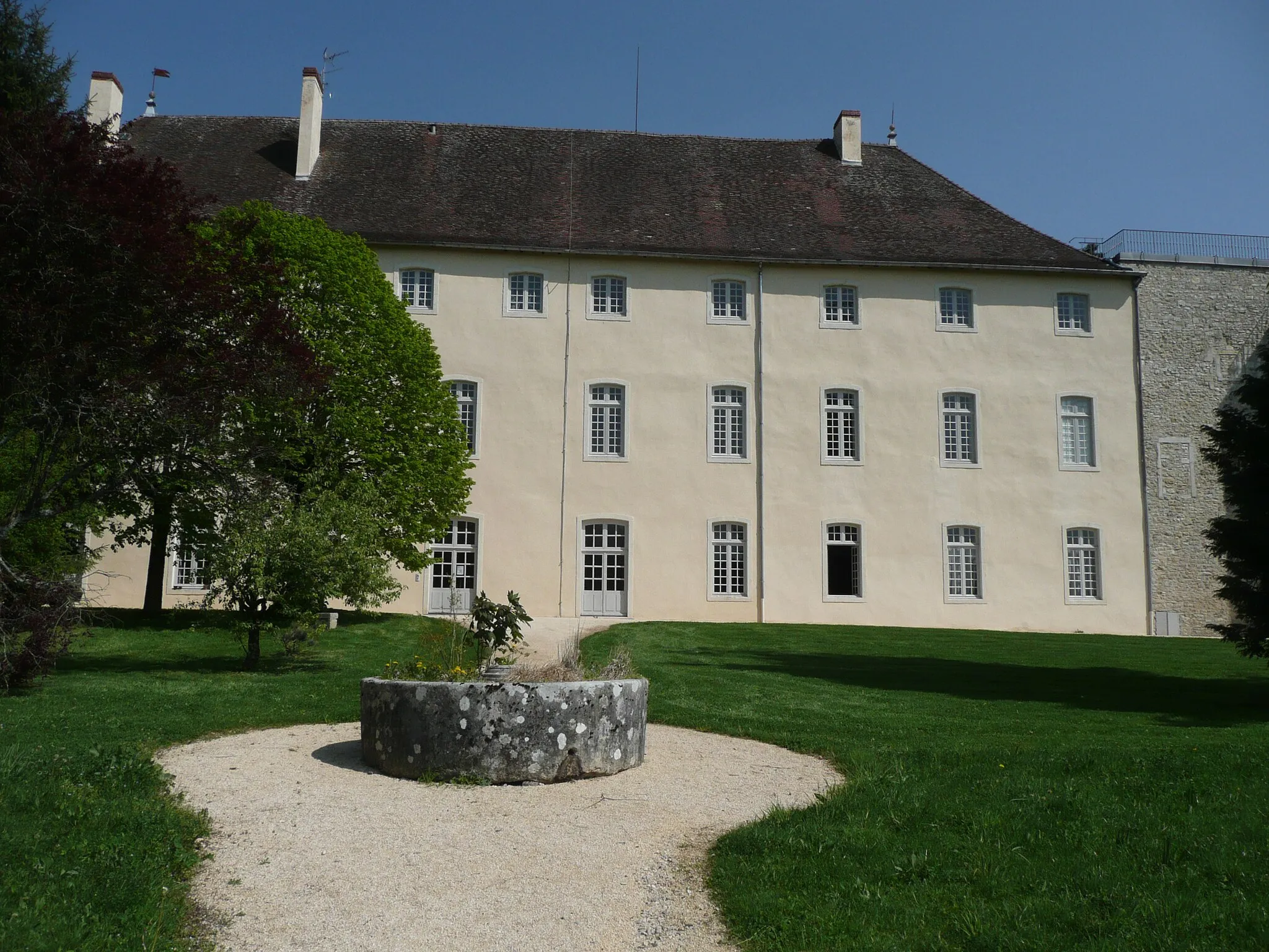 Photo showing: Une vue de devant du chateau de Pont d'Ain