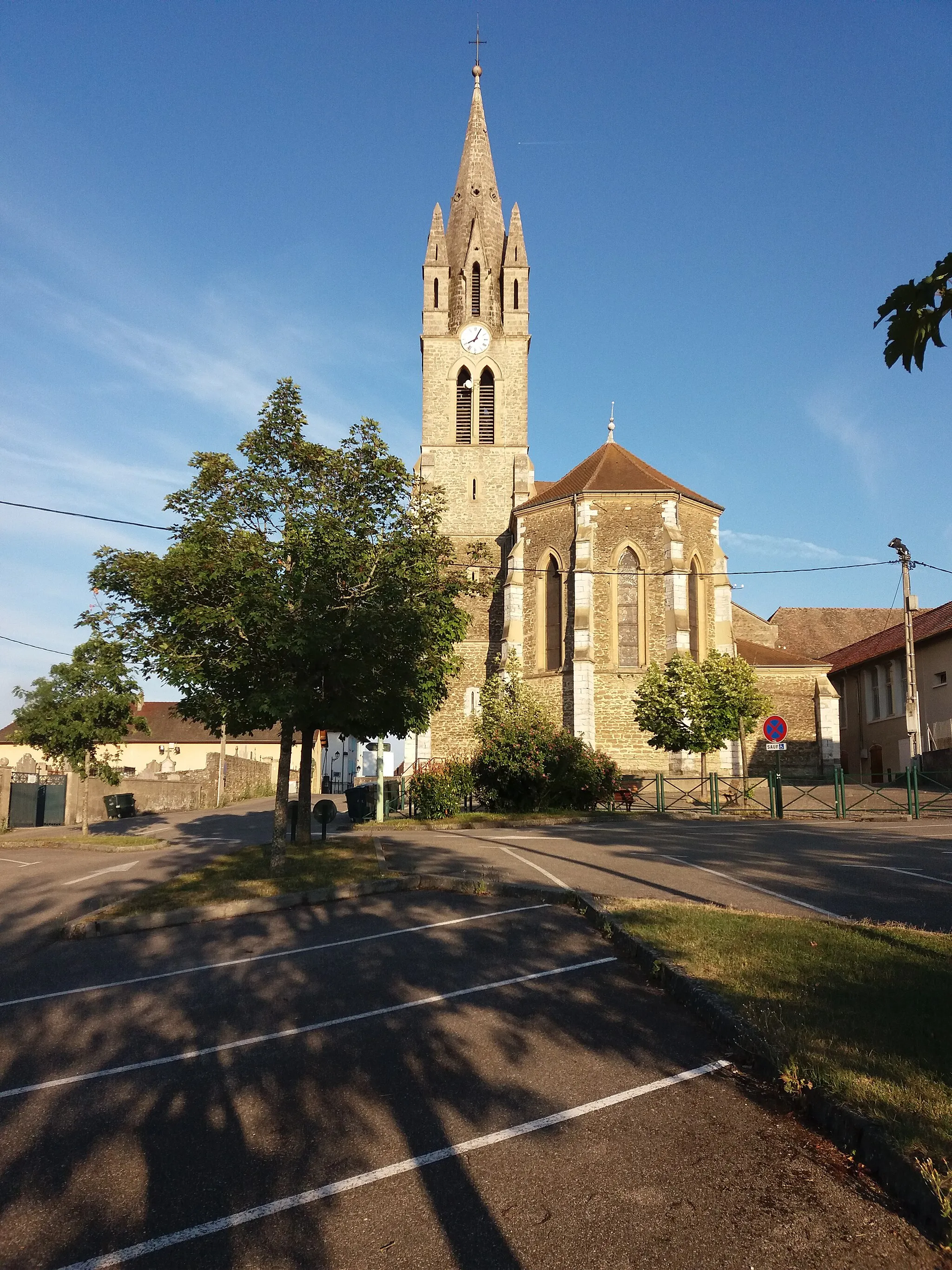 Photo showing: Clocher et chevet.