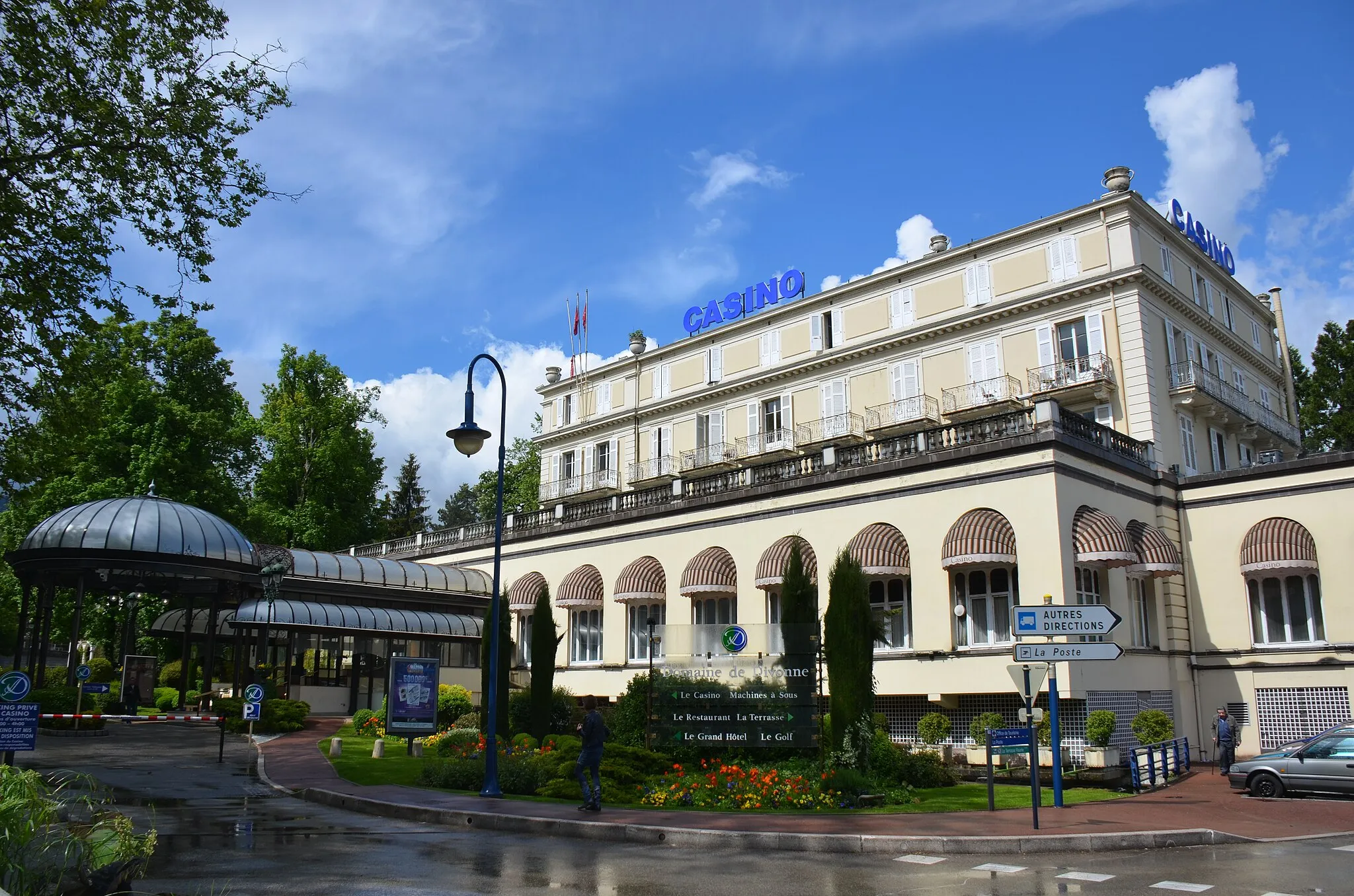 Photo showing: The famous Casino of Divonne-les-Bains at 14 May 2014 after heavy rainfall