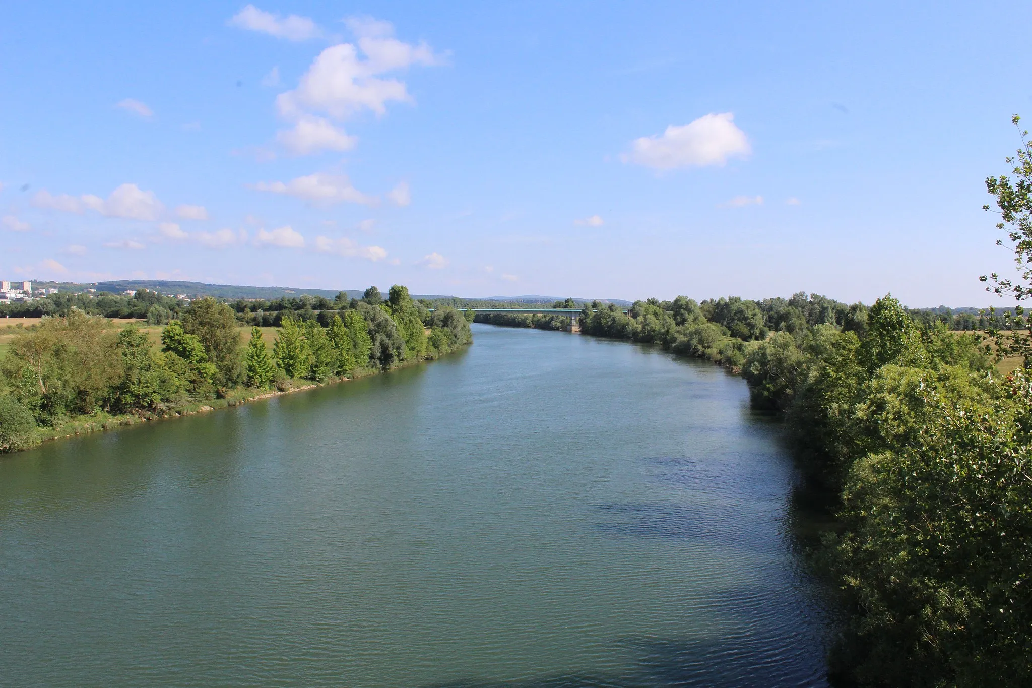 Photo showing: Canal de dérivation de la Saône à Replonges.