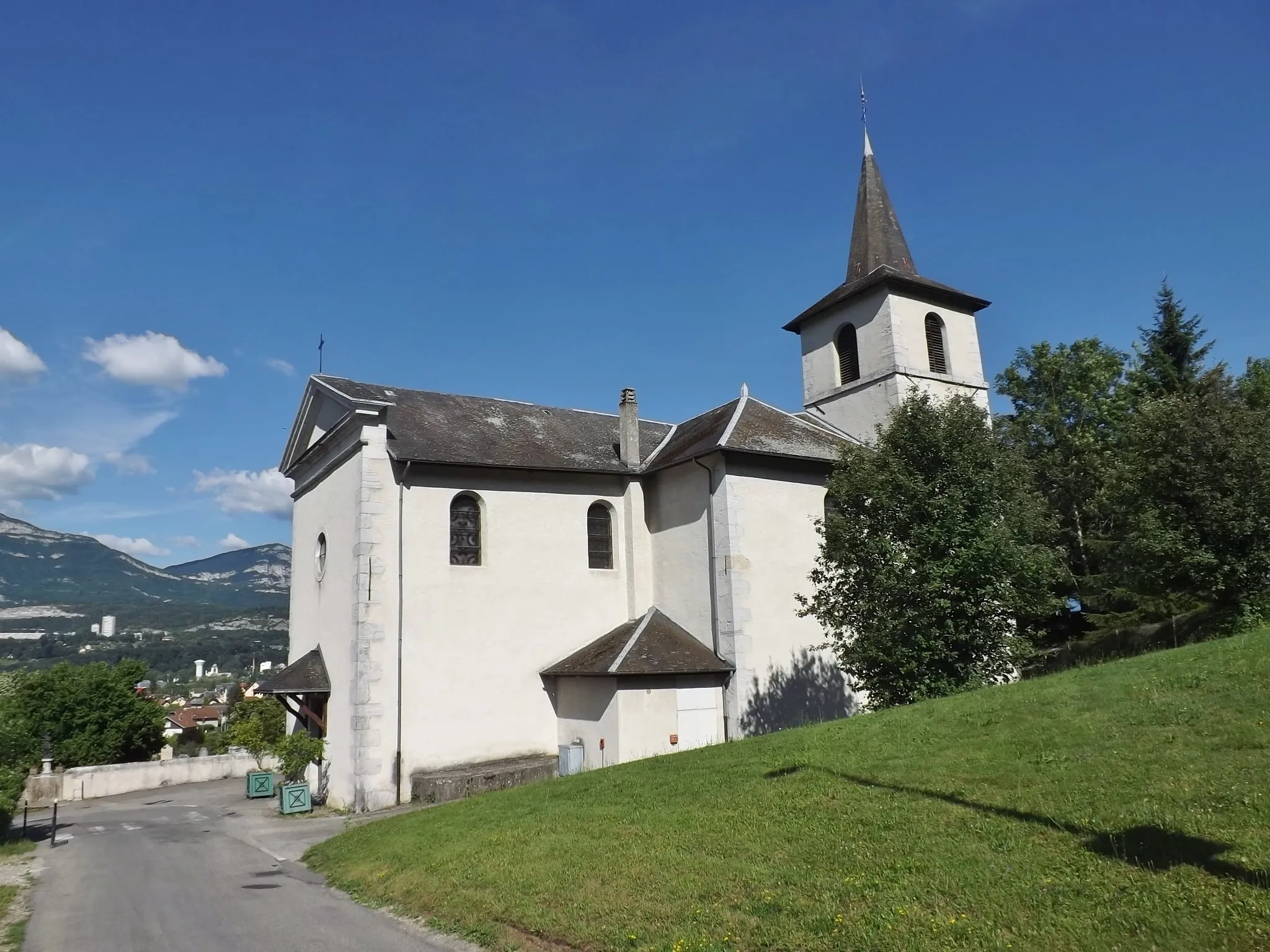 Photo showing: Sight of the église Saint-Valentin church, in the neighborhoods of Bissy and Chamoux of Chambéry, Savoie, France.