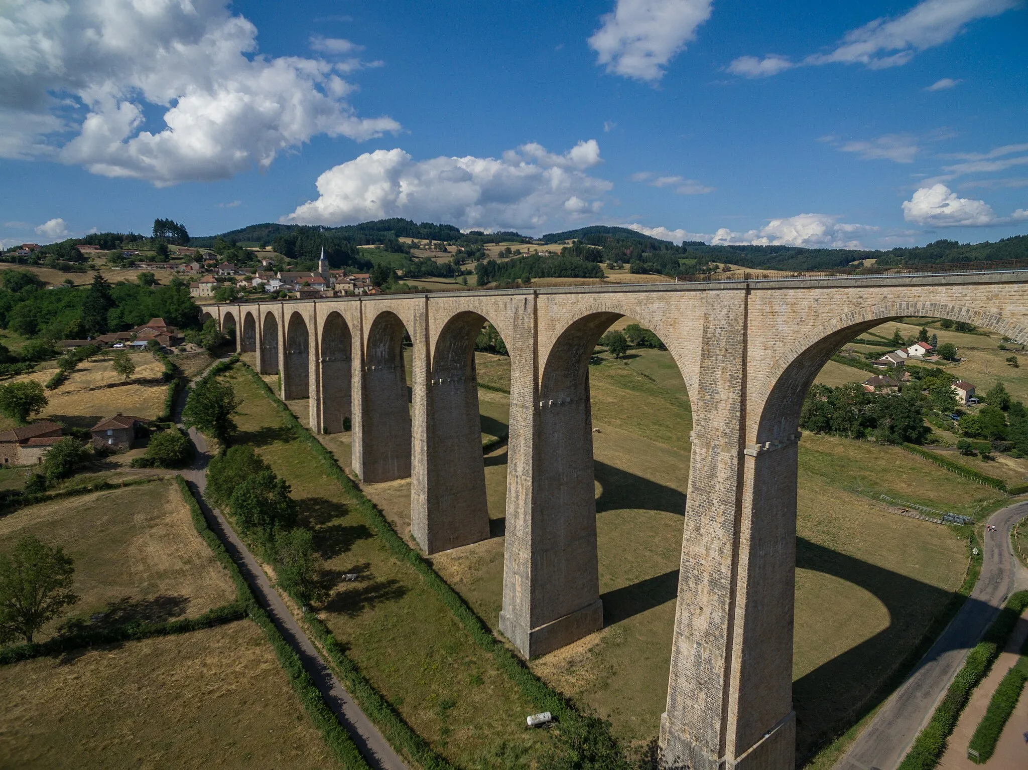 Photo showing: Vue aérienne du viaduc de Mussy-sous-Dun.