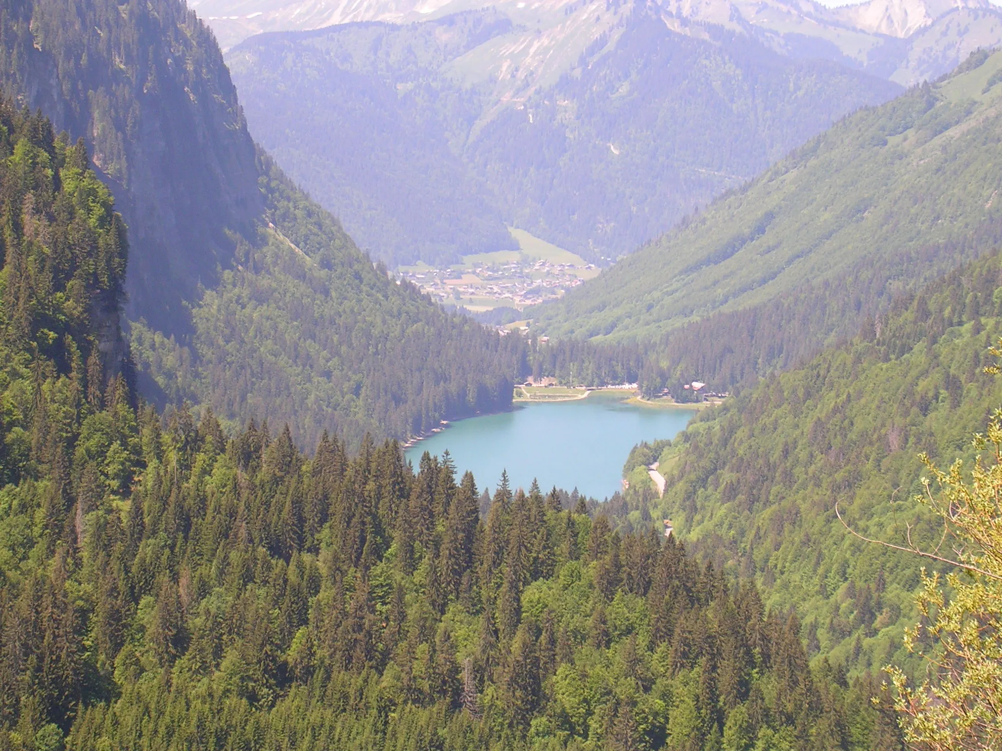 Photo showing: Lac de Montriond dans les Alpes.