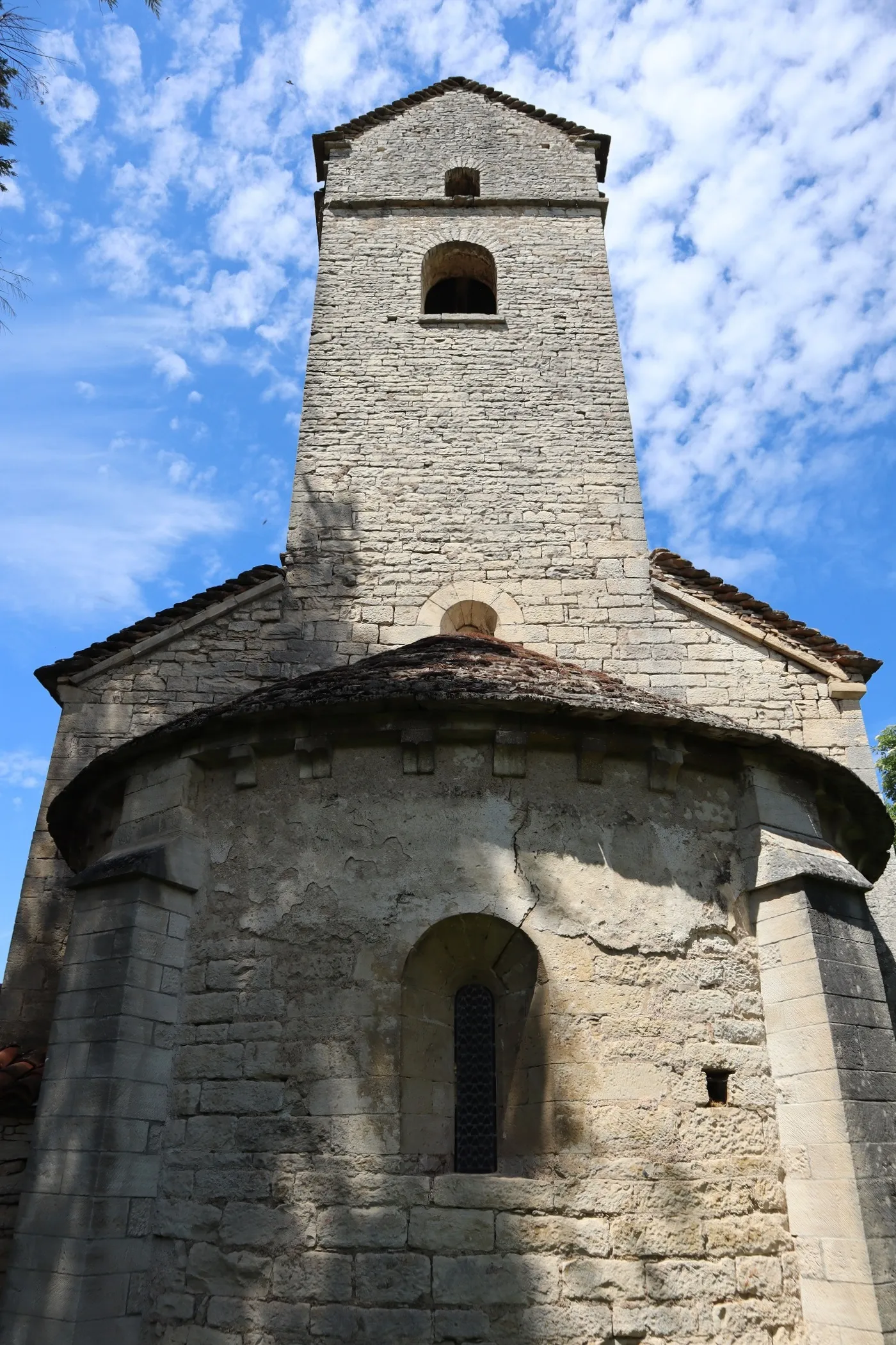 Photo showing: Extérieur de l'église Notre-Dame à Lys, commune de Chissey-lès-Mâcon (71). Chevet.