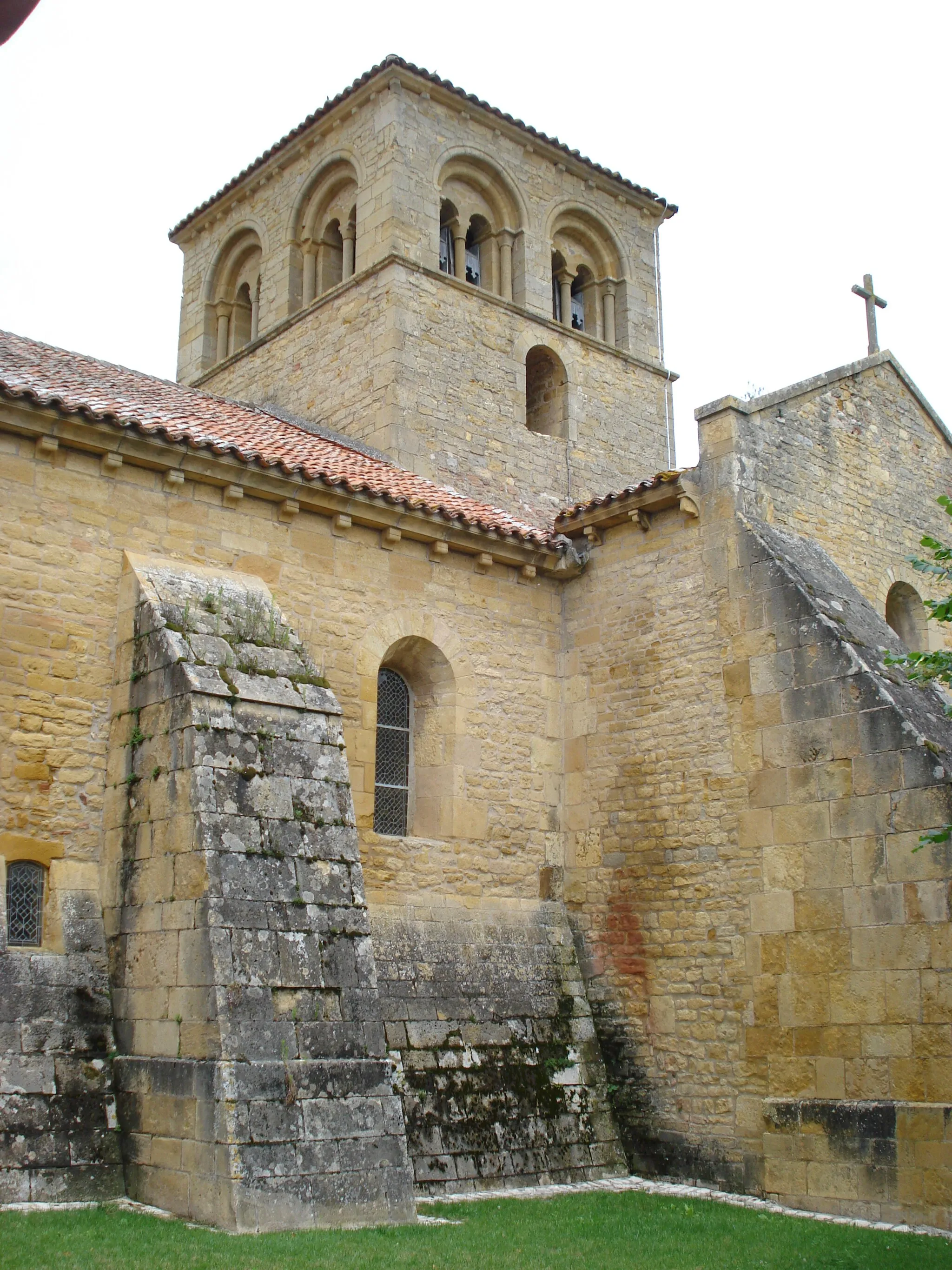 Photo showing: Iguerande (Saône-et-Loire, Fr), l'église, croisée et tour