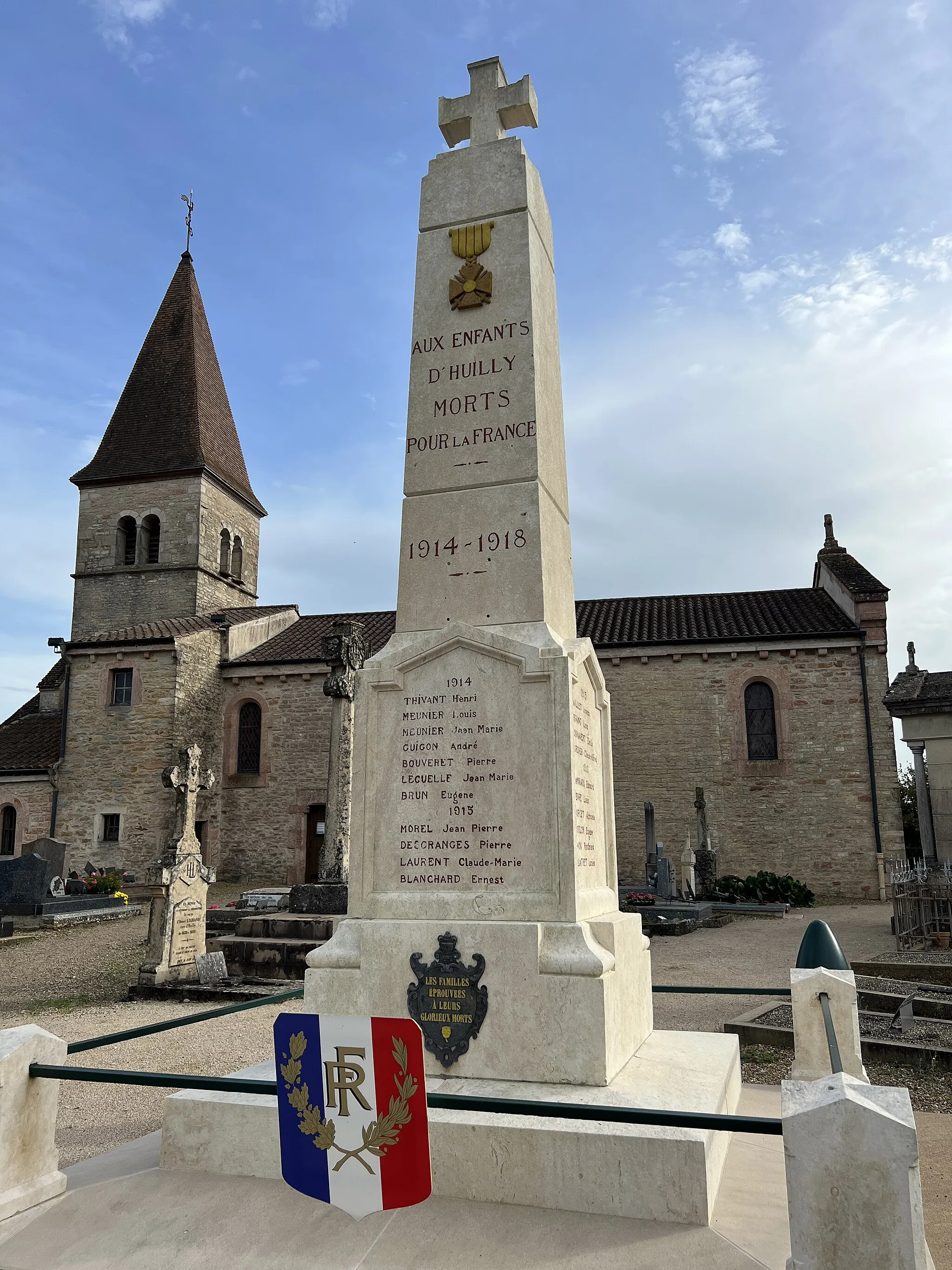 Photo showing: Monument aux morts d'Huilly-sur-Seille.