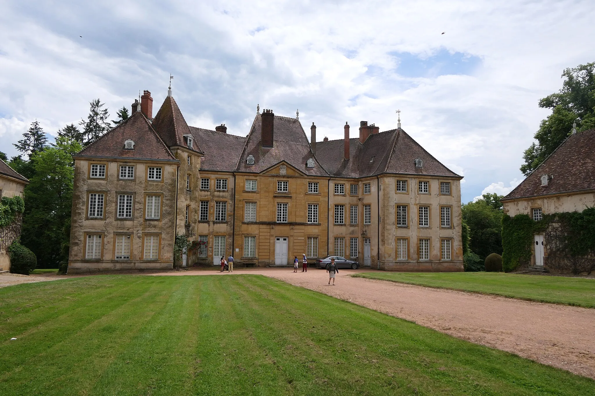 Photo showing: Lugny-lès-Charolles, domaine de Gramont, façade principale du château