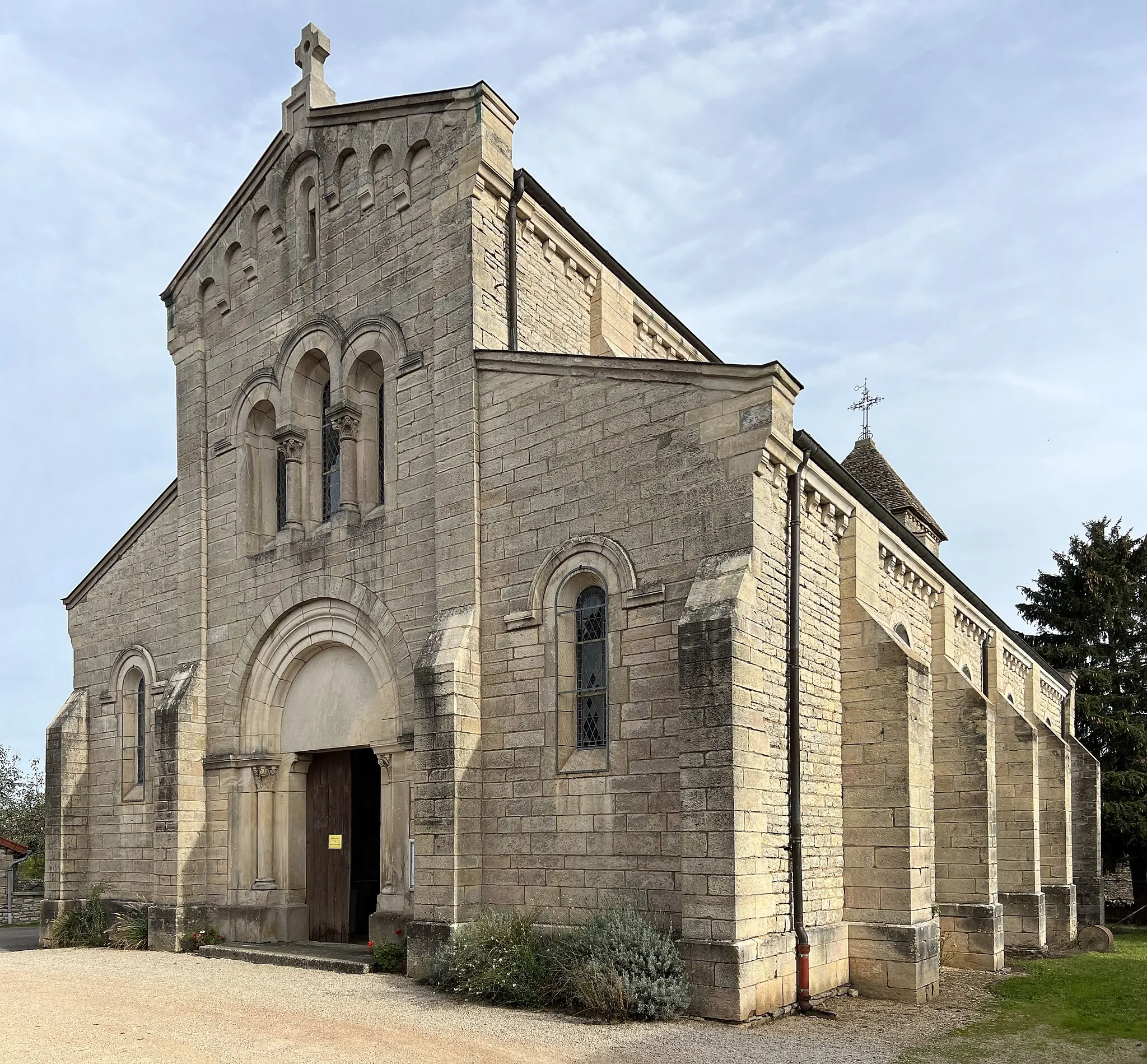 Photo showing: Église Saint-Gangolf-d'Avallon, Saint-Gengoux-de-Scissé.