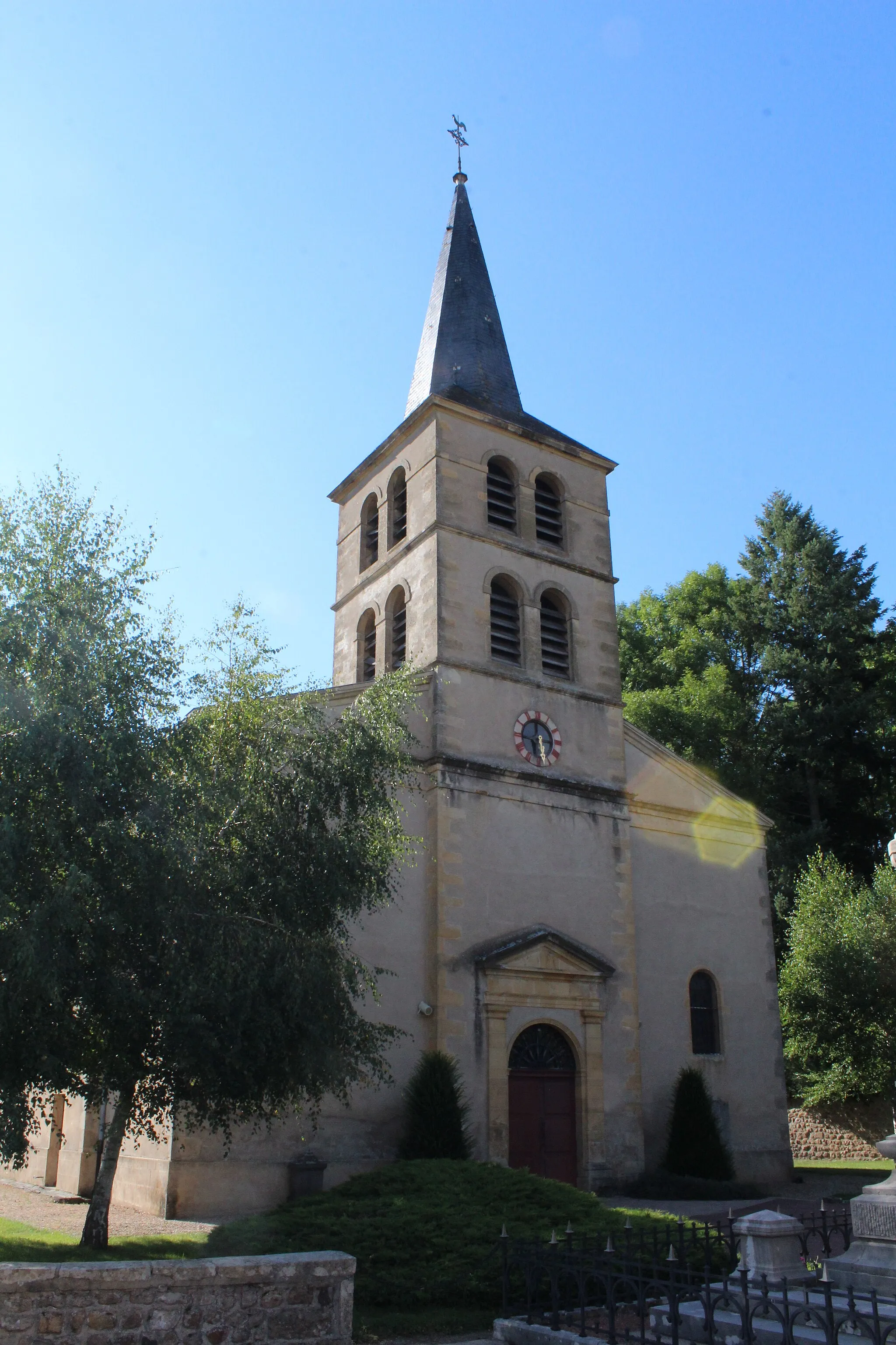 Photo showing: Église Saint-Christophe de Saint-Christophe-en-Brionnais.