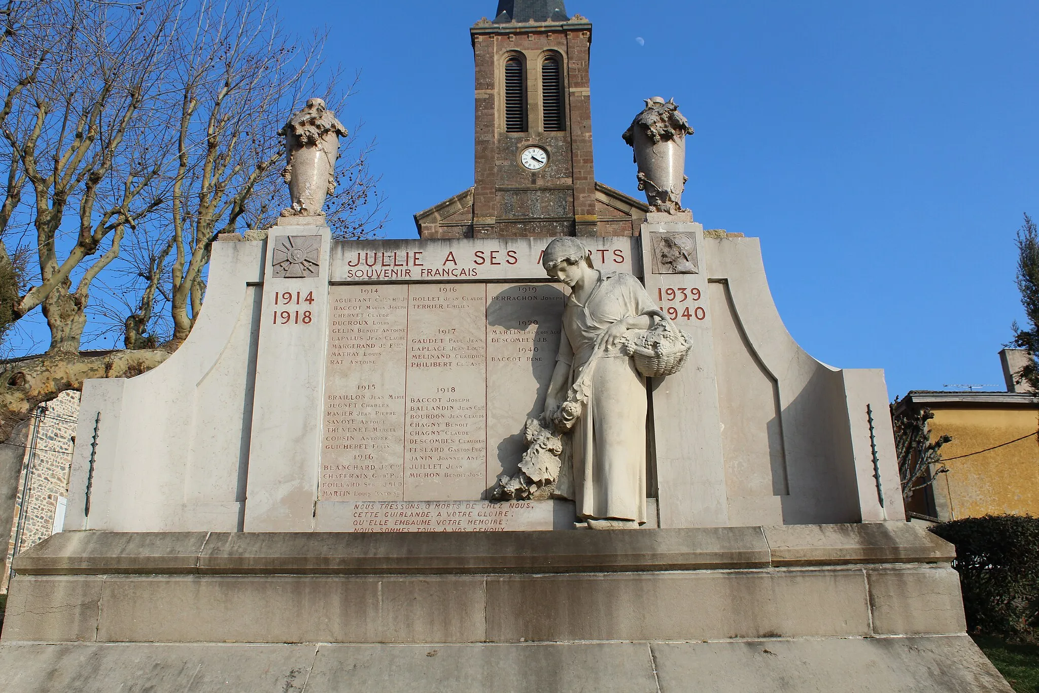Photo showing: Monument aux morts de Jullié.