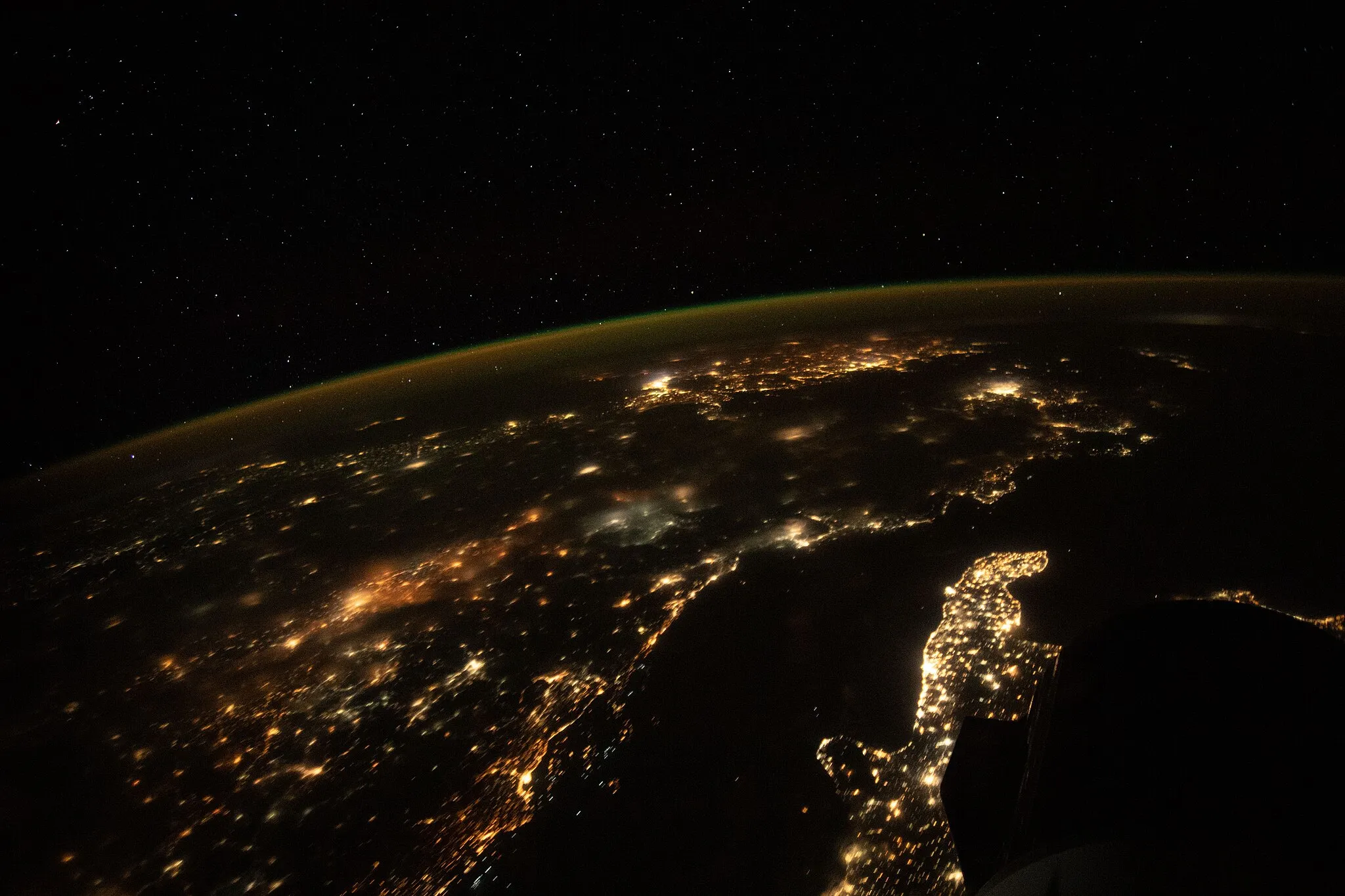 Photo showing: View of Earth taken during ISS Expedition 65.