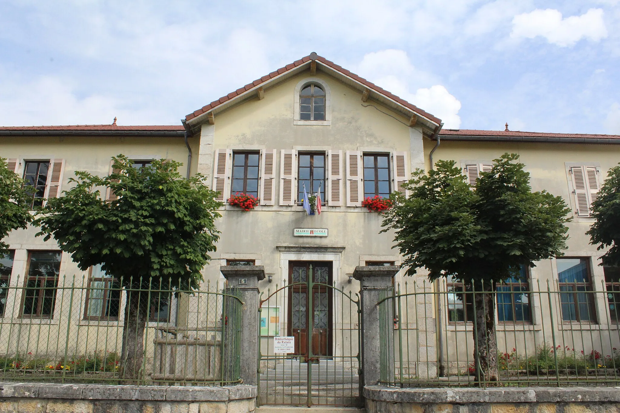 Photo showing: Mairie de la Pesse.