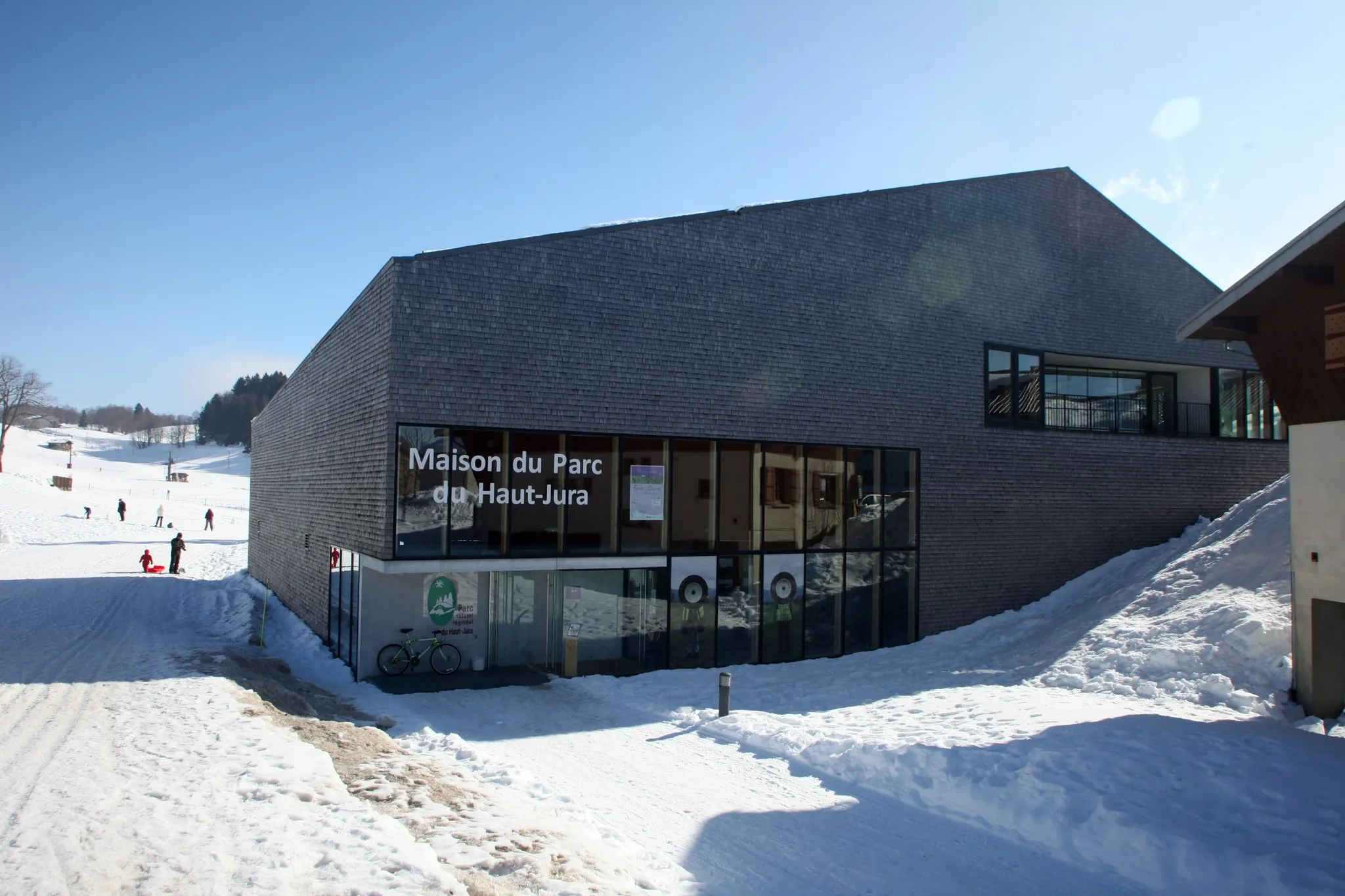 Photo showing: Entrée de la Maison du Parc du Haut-Jura à Lajoux