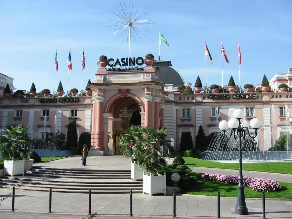 Photo showing: The Grand Cercle casino of Aix-les-Bains in France.