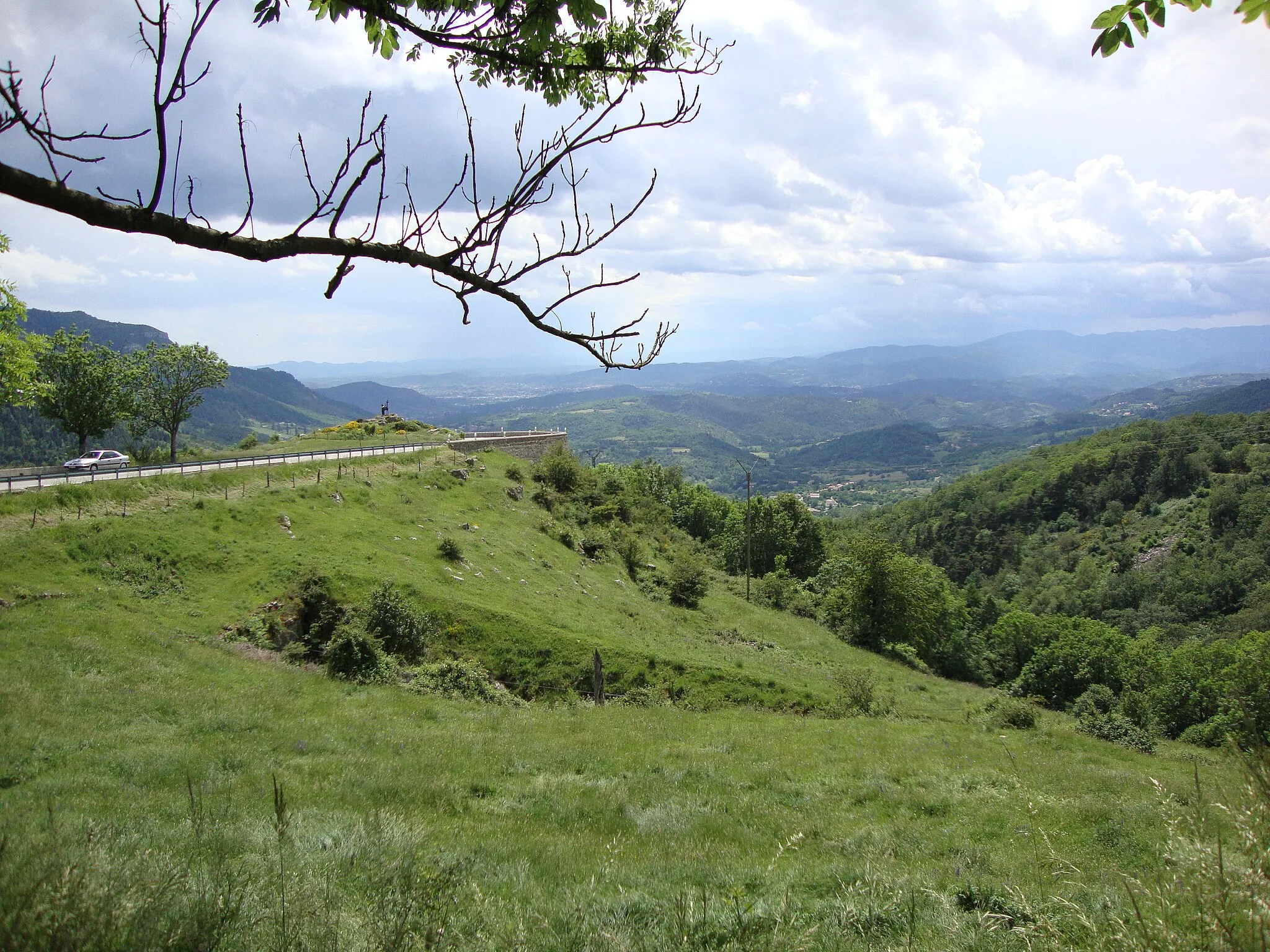 Photo showing: Col de l'Escrinet (Ardèche, Fr), descente vers Aubenas