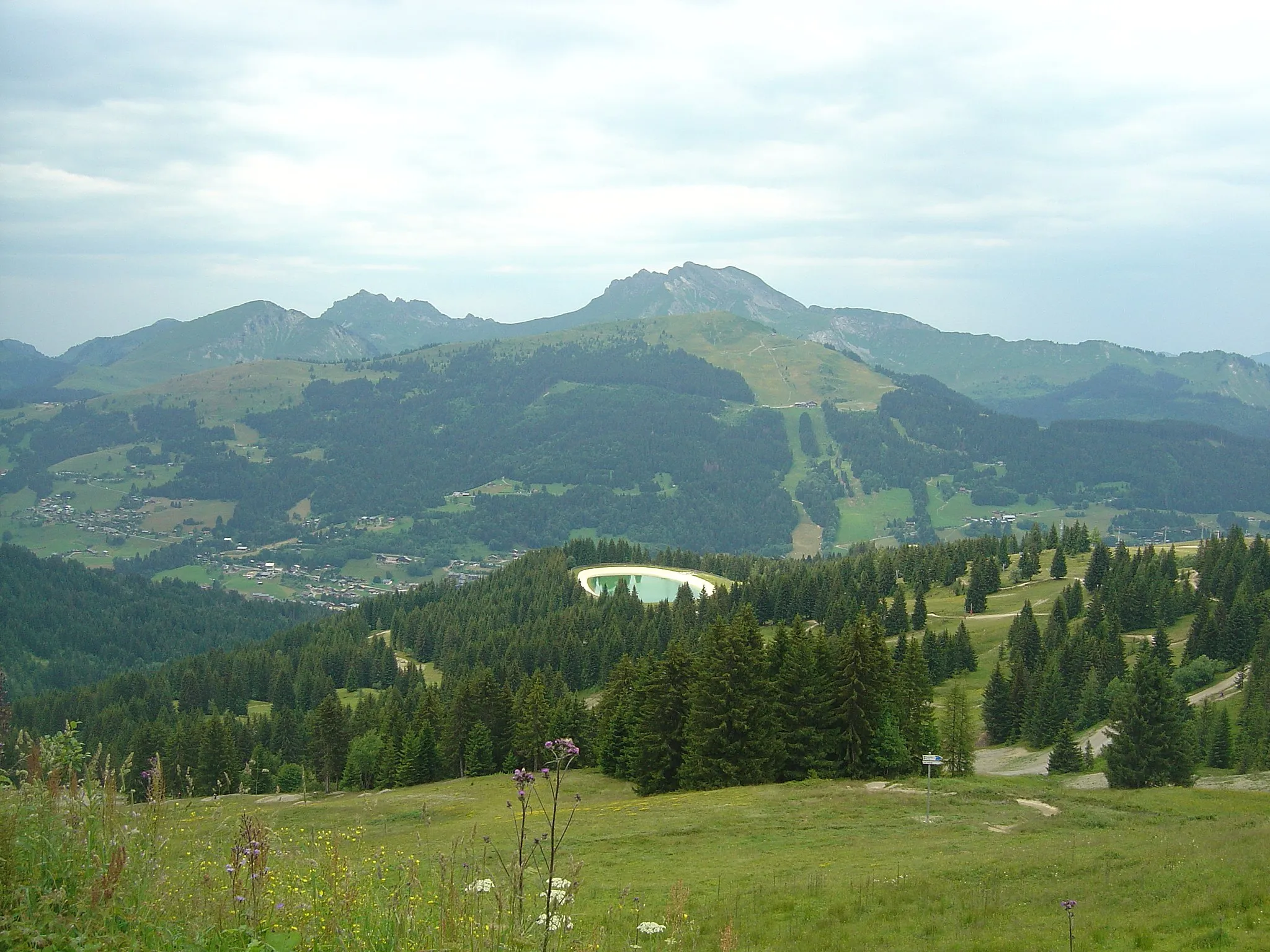 Photo showing: Ascension du col de Joux Plane par le versant nord au départ de Morzine (74). Vue depuis le col de Ranfolly vers le nord