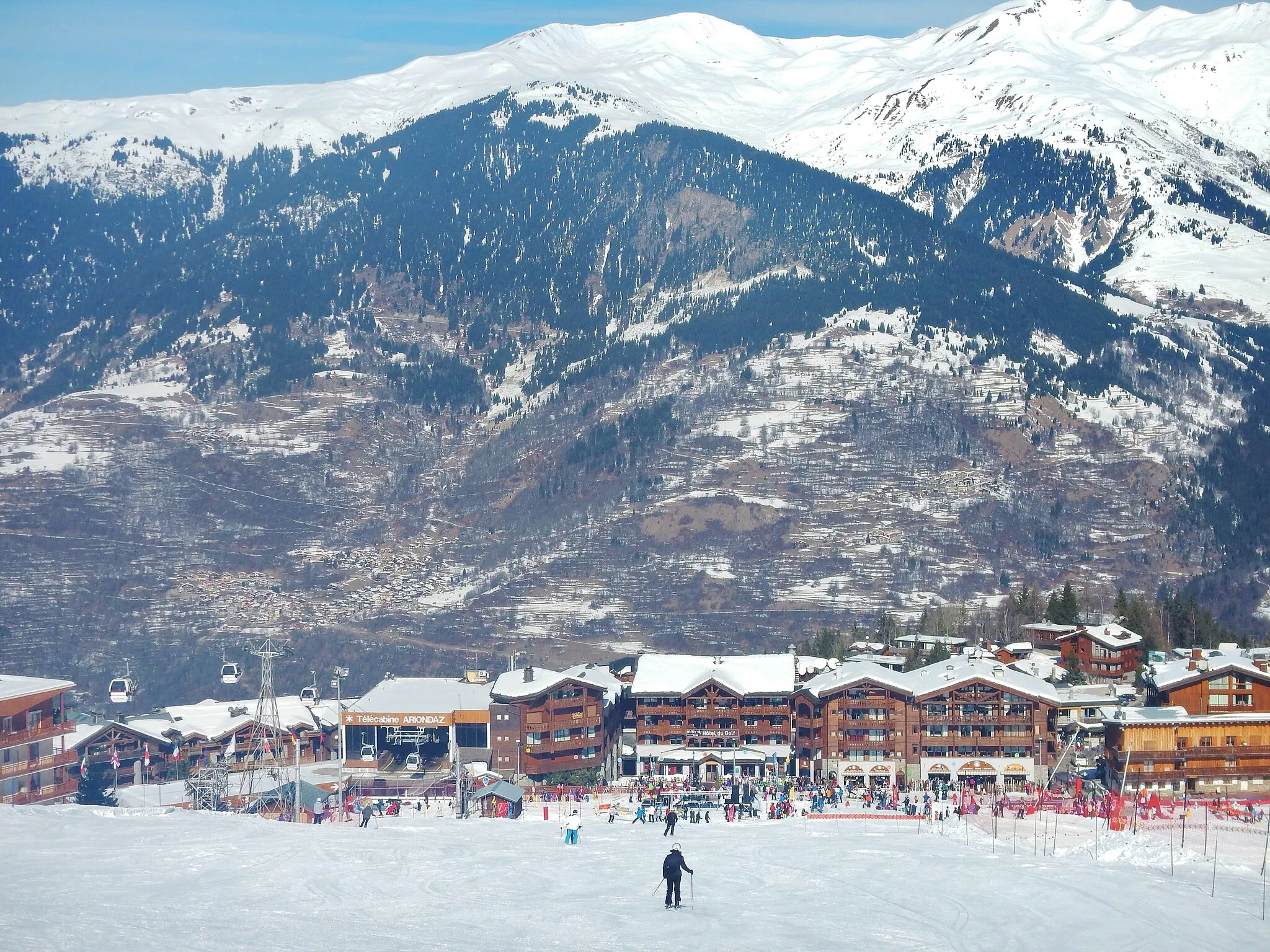 Photo showing: Les 3 Vallées: View to Courchevel Moriond