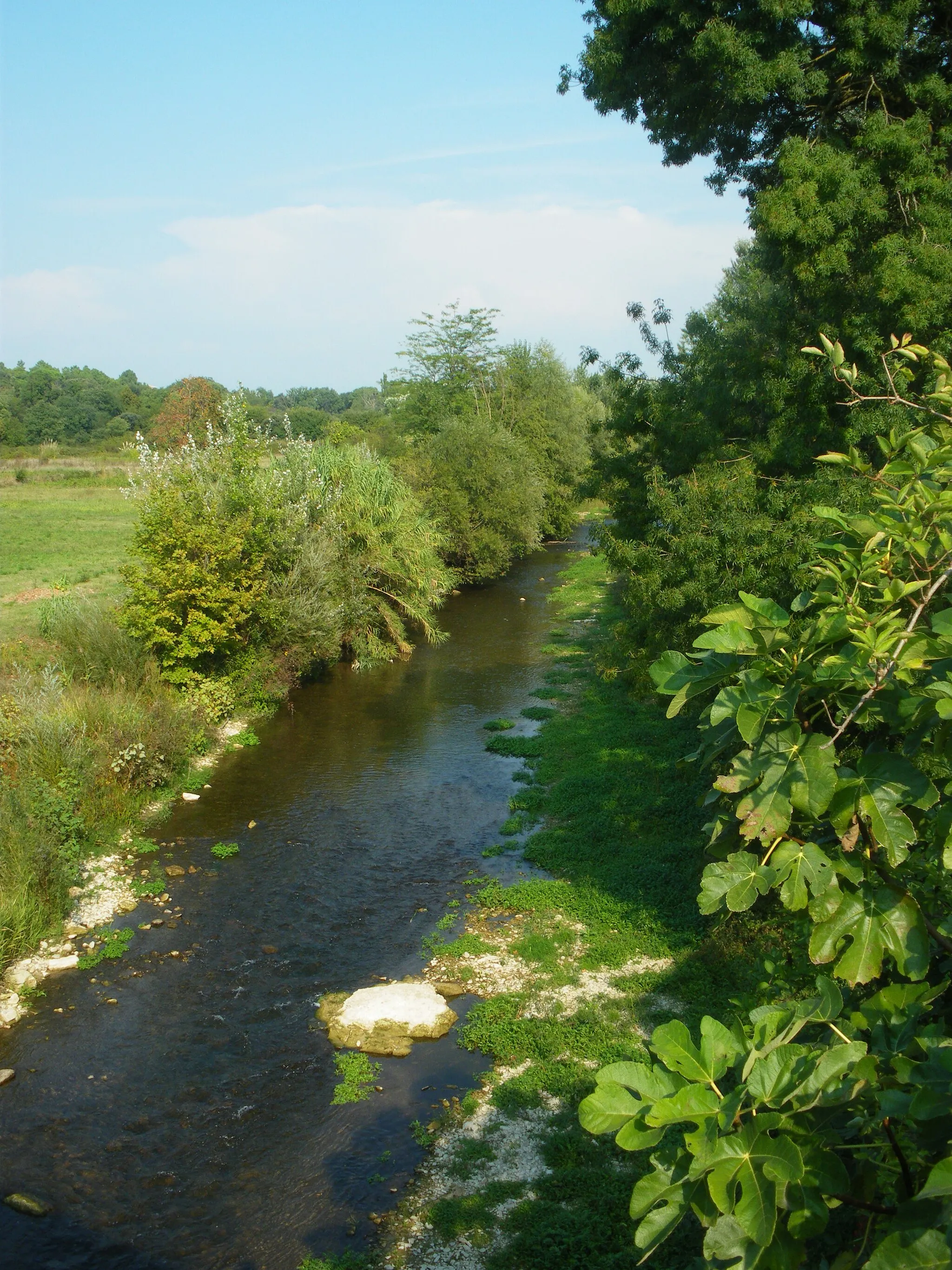 Photo showing: Lez River in Suze la Rousse Drome, France