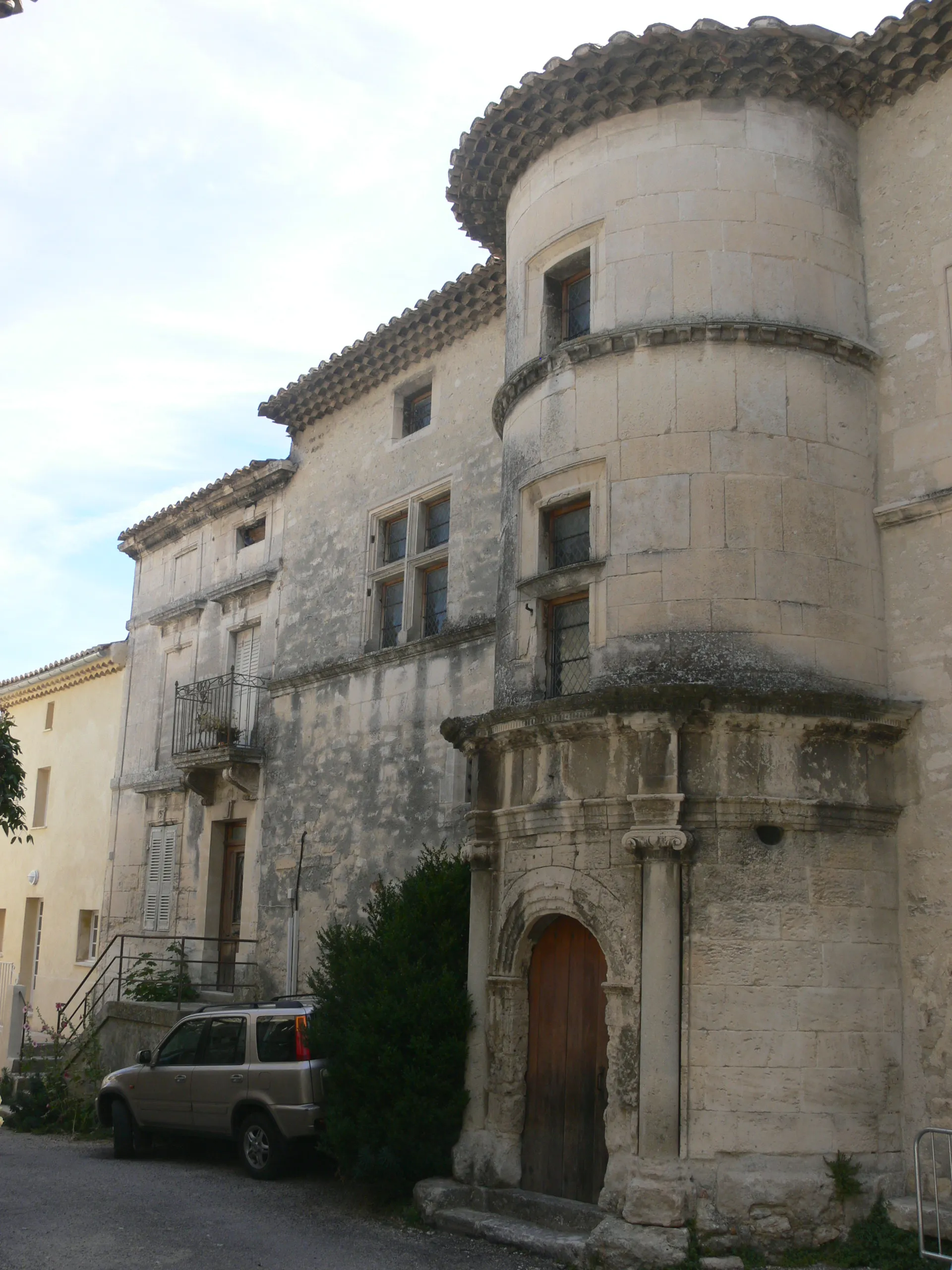 Photo showing: Saint-Restitut - Maison à la tour