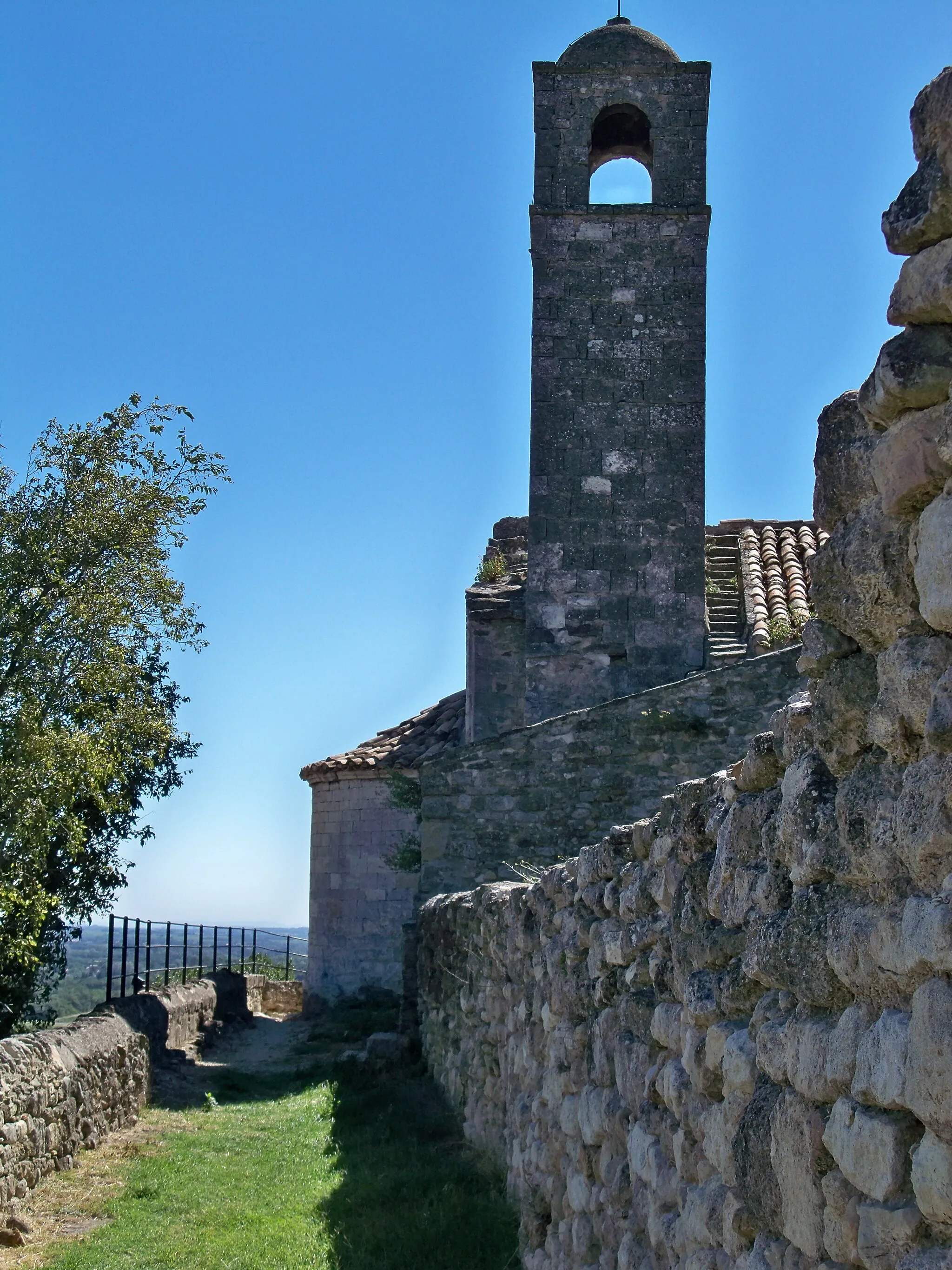 Photo showing: This building is indexed in the base Mérimée, a database of architectural heritage maintained by the French Ministry of Culture, under the reference PA00116998 .