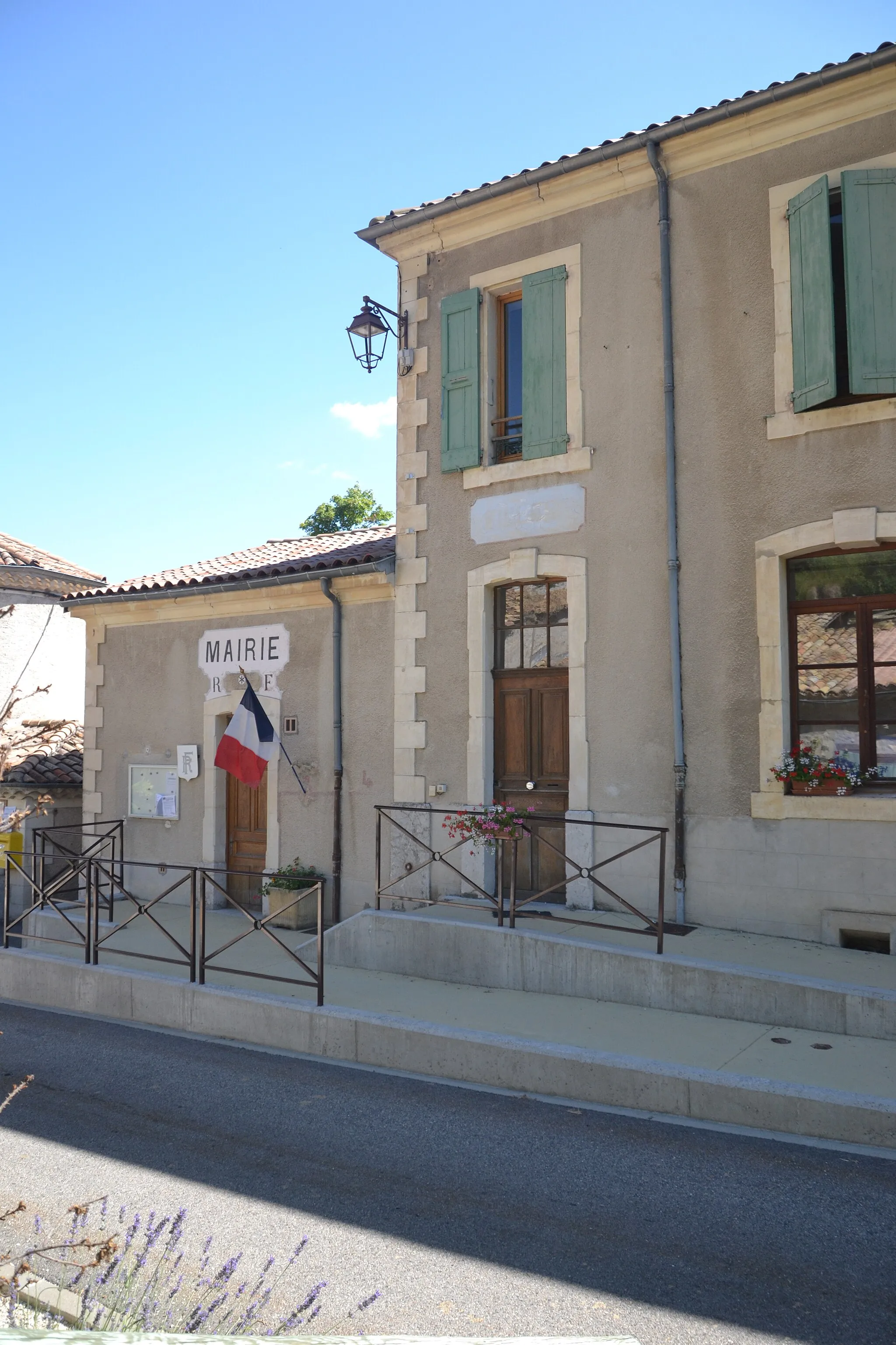 Photo showing: mairie de Bellegarde en Diois