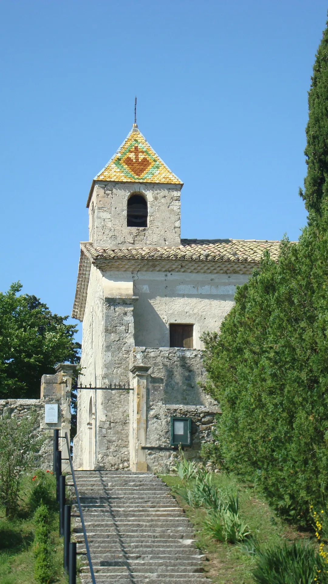 Photo showing: Chapelle Saint-Michel de La Laupie, Drôme, France