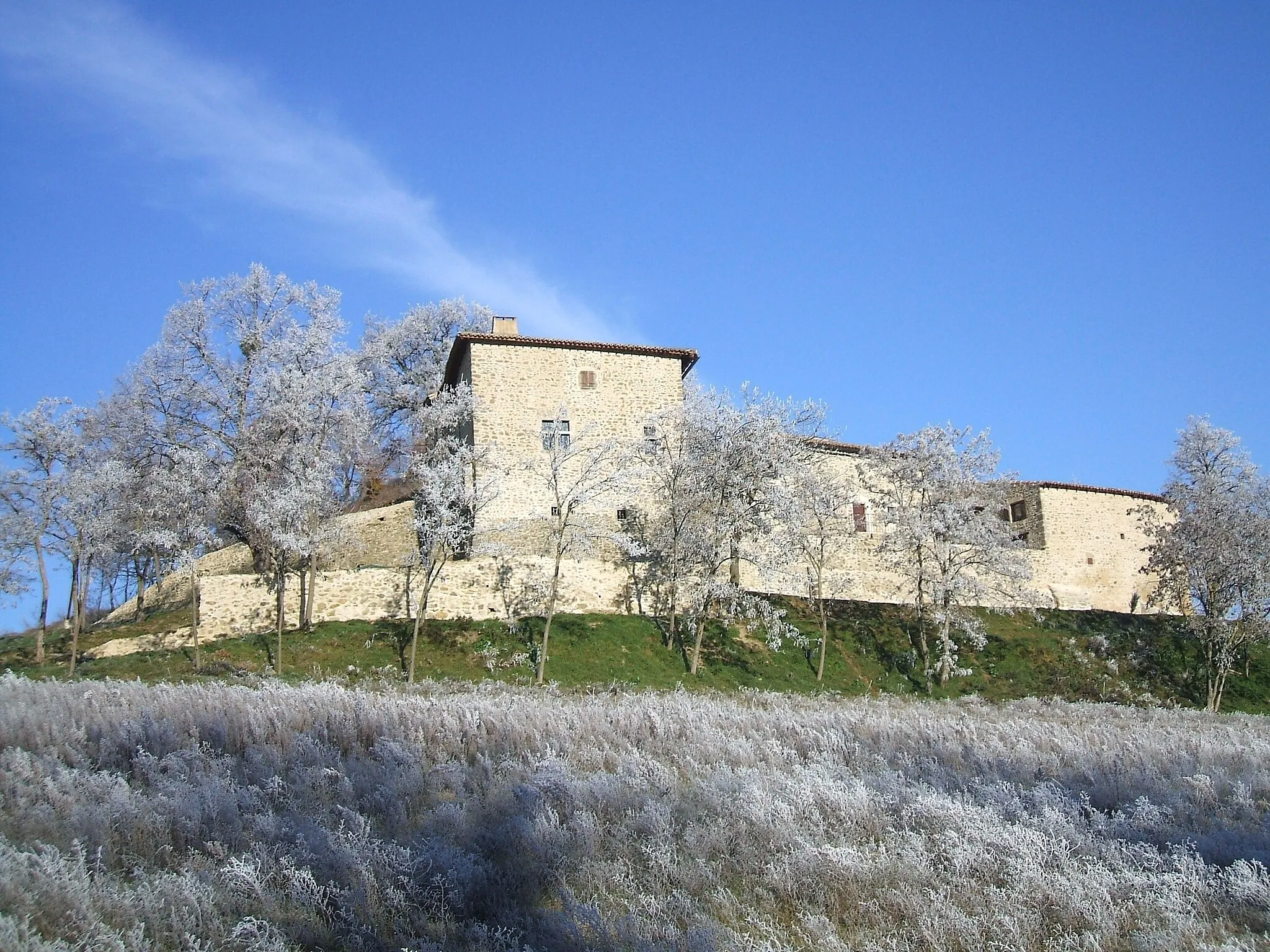 Photo showing: Rhône-Alpes, Château le Combet, La Répara-Auriples, Drôme

fr.toprural.com/location-de-gite/chateau-le-combet_f-fr-c...