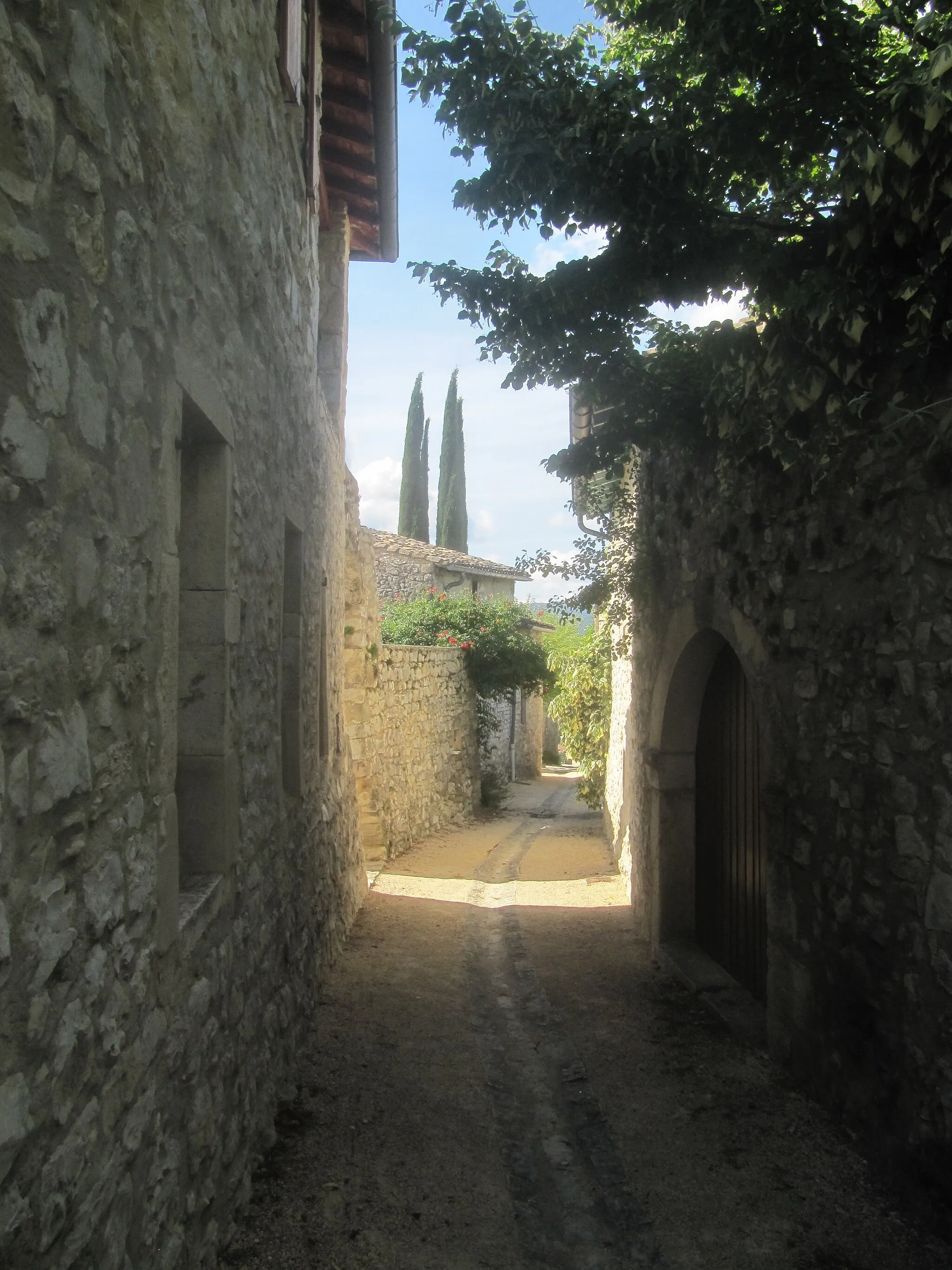 Photo showing: Cobonne VIllage Main street