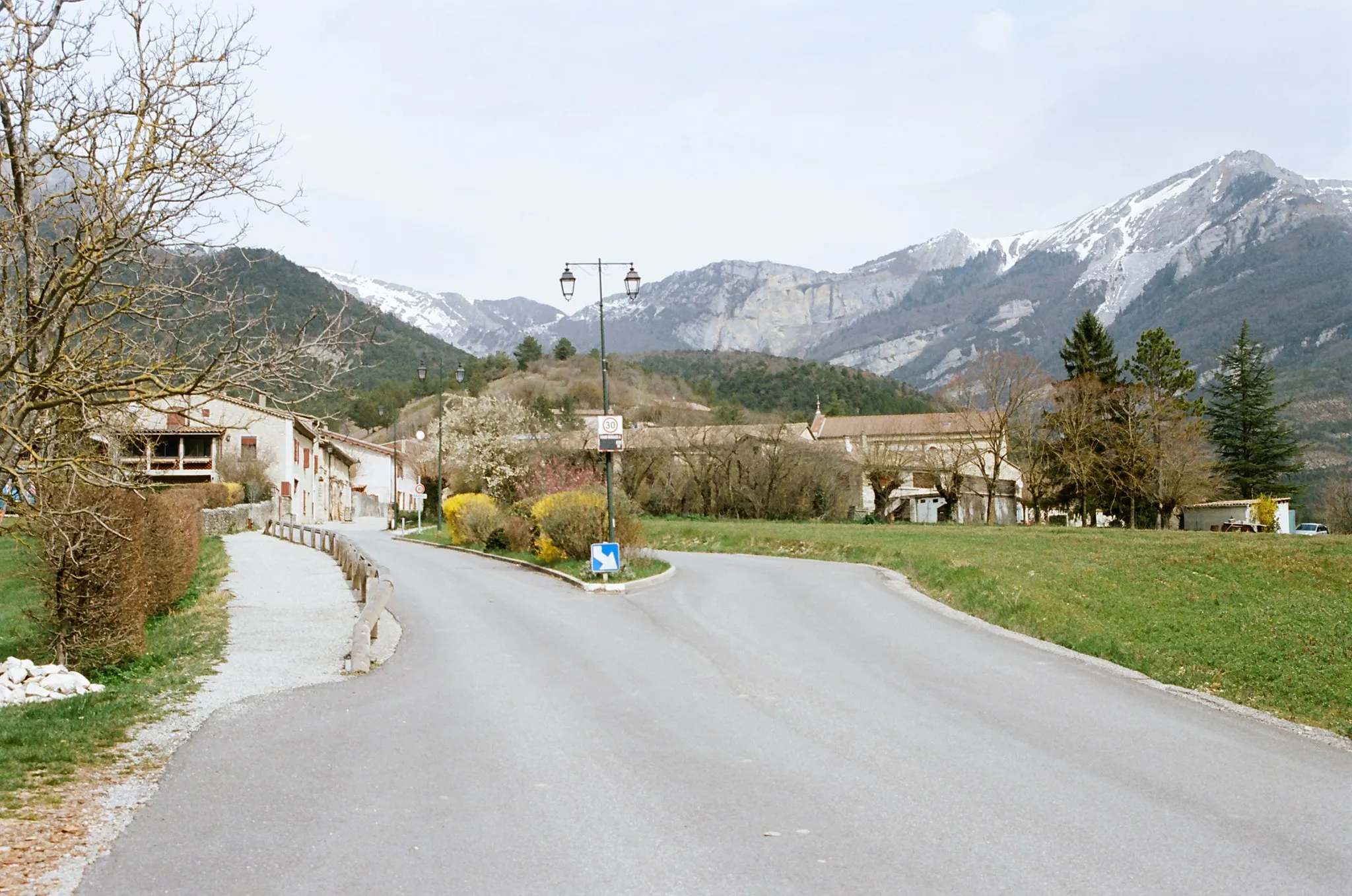 Photo showing: Entrée du village de Chamaloc