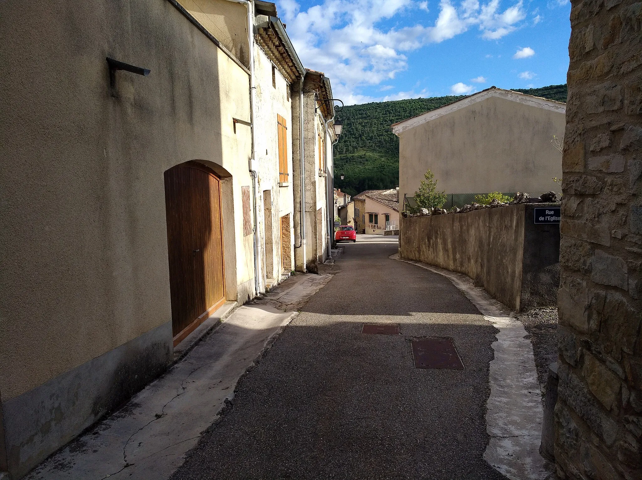 Photo showing: Chemin de Saint-Genis, à Marignac-en-Diois, dans la Drôme.