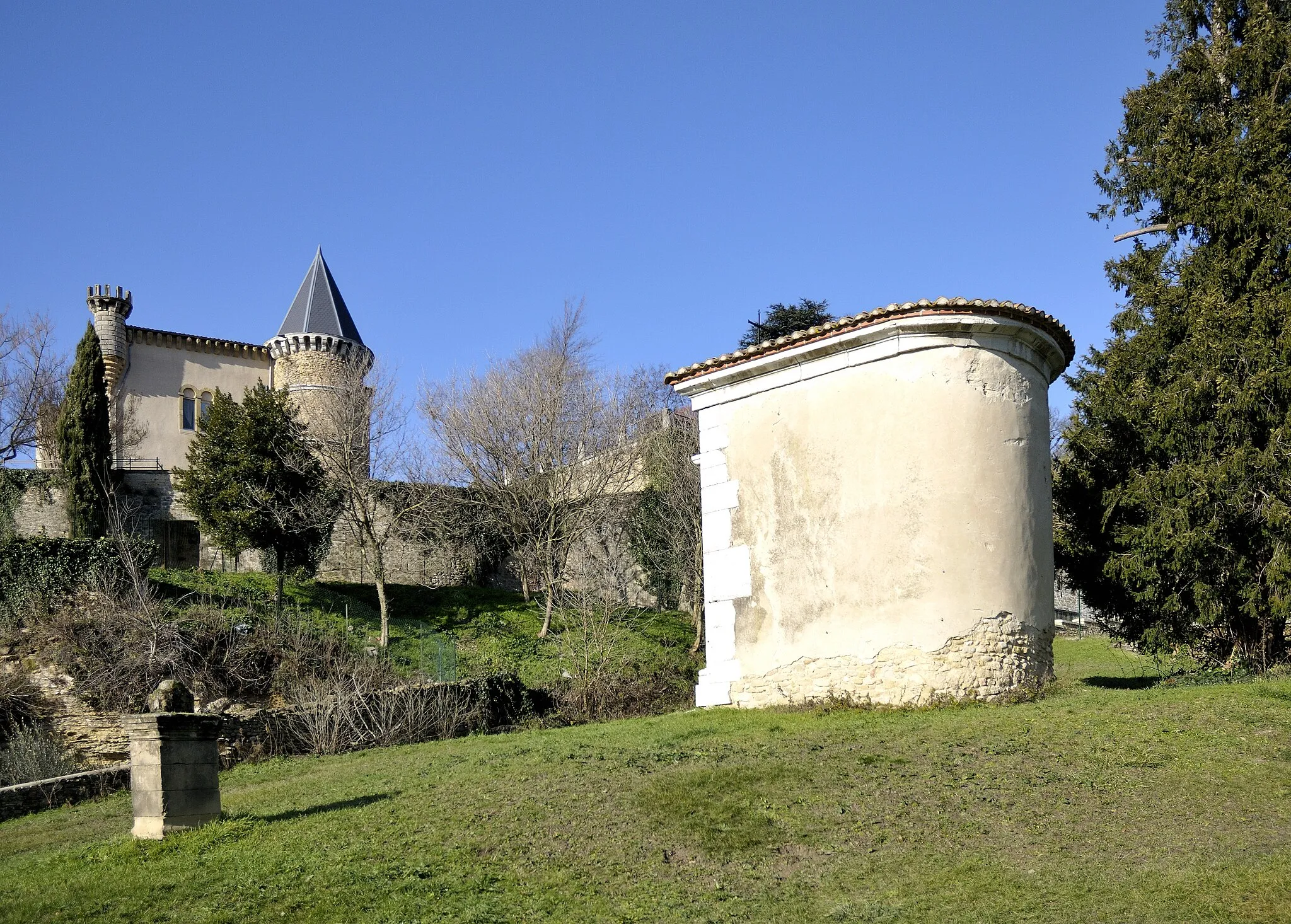 Photo showing: chapelle attenante au chateau