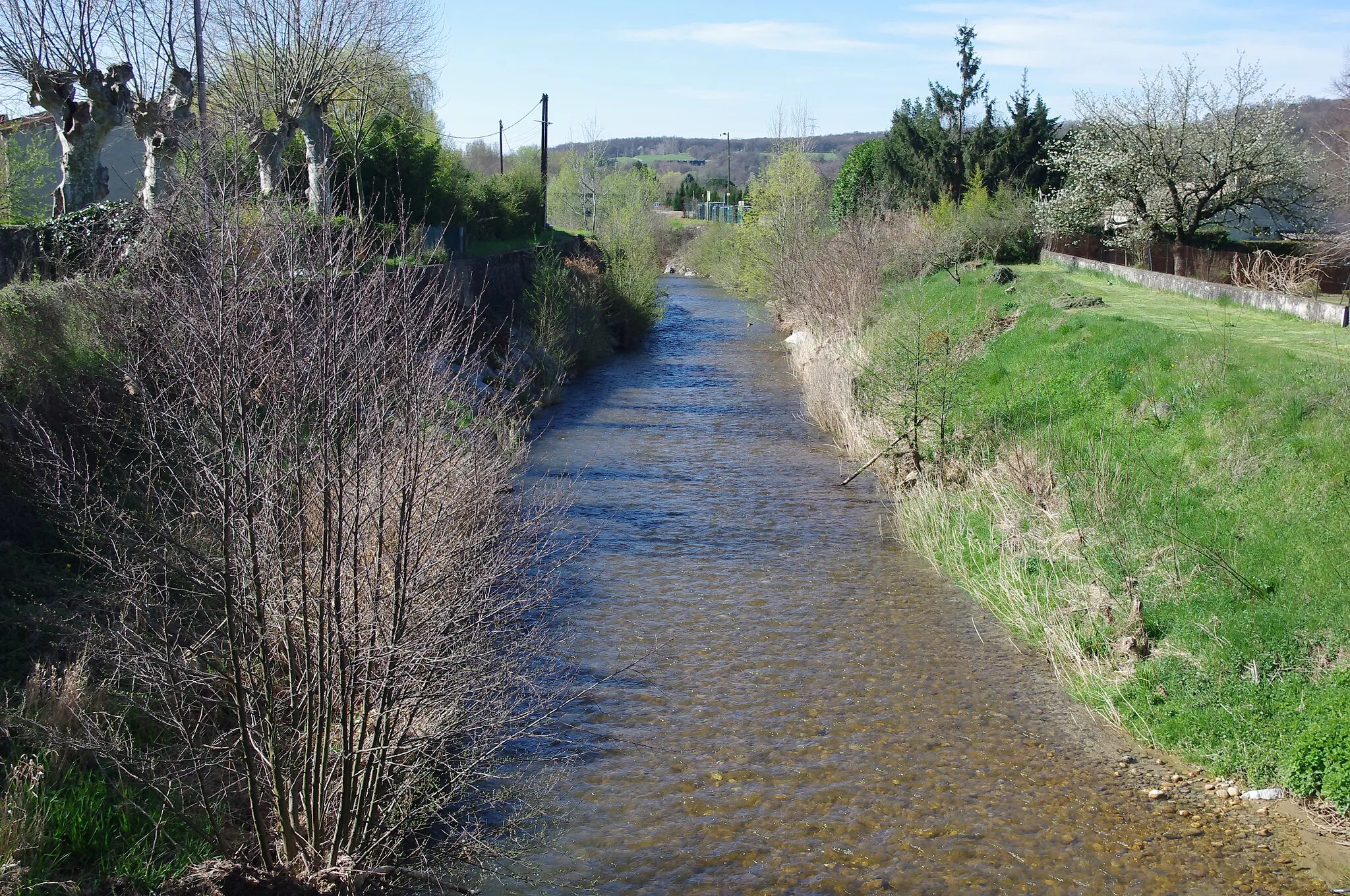 Photo showing: Herbasse river flowing through Clérieux, April 13th 2013