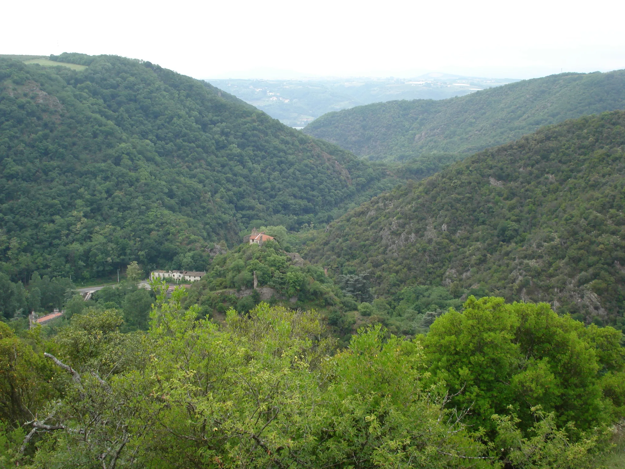 Photo showing: vallée de la Galaure vue des hauteurs de Saint-Uze (chapelle Ste Euphémie)