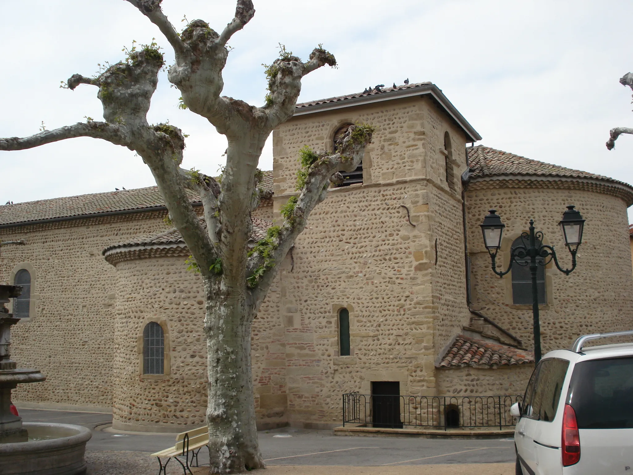 Photo showing: église Saint Saturnin du XIIème siècle à Saint-Sorlin-en-Valloire dans la Drôme