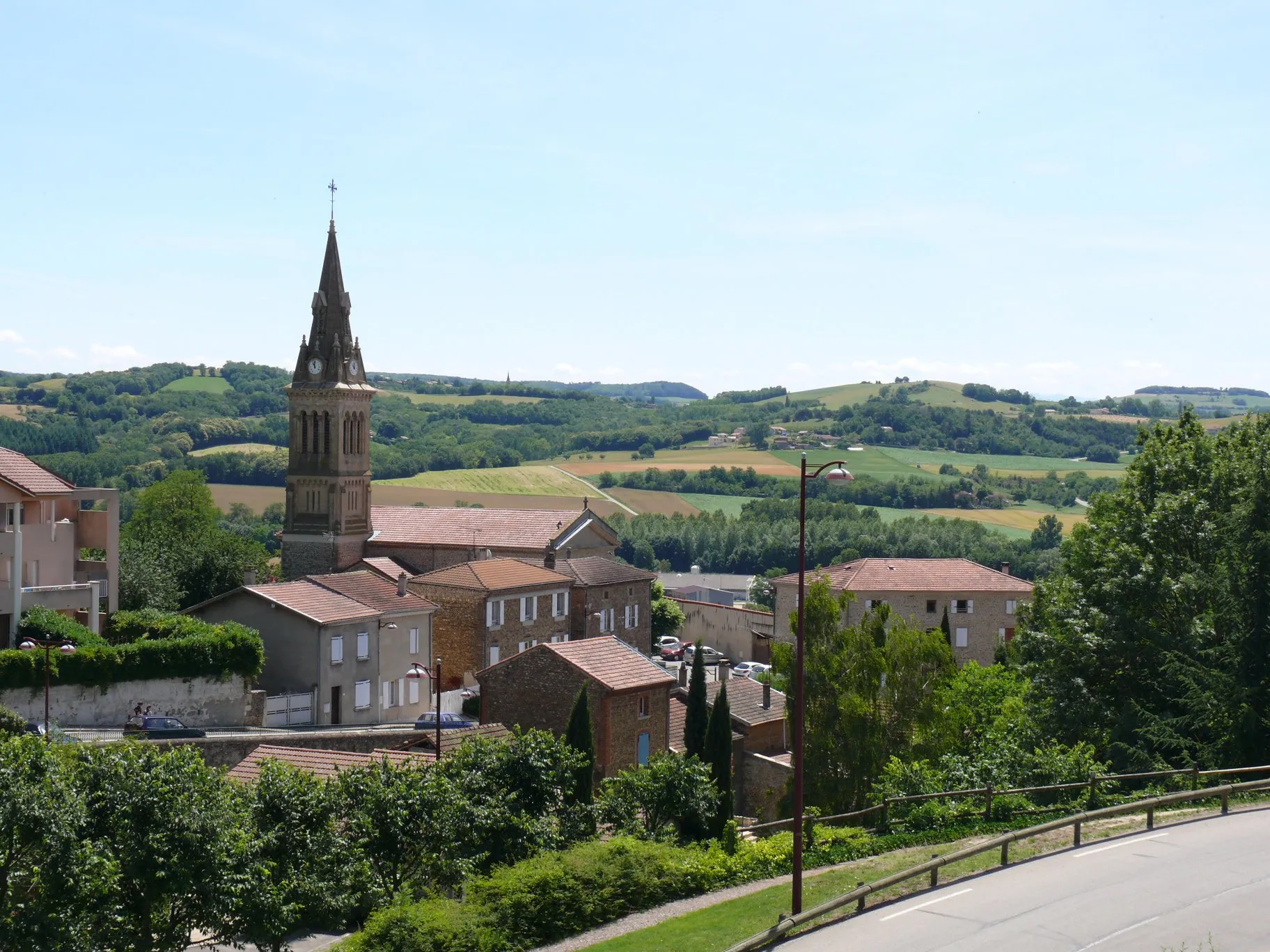 Photo showing: Saint-John's church of Châteauneuf-de-Galaure (Drôme, Rhône-Alpes, France).