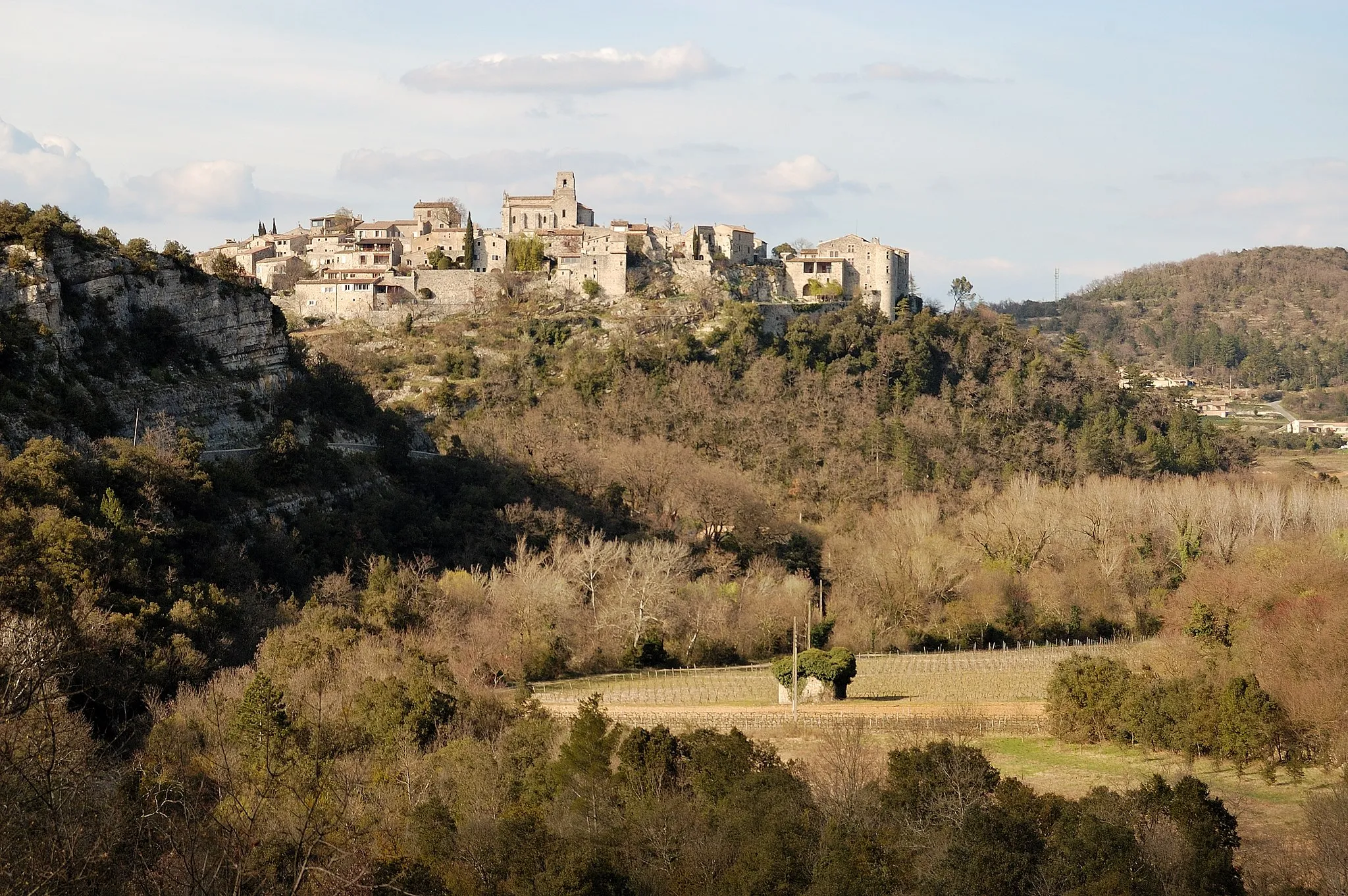 Photo showing: St Thomé depuis la route de Valvignères