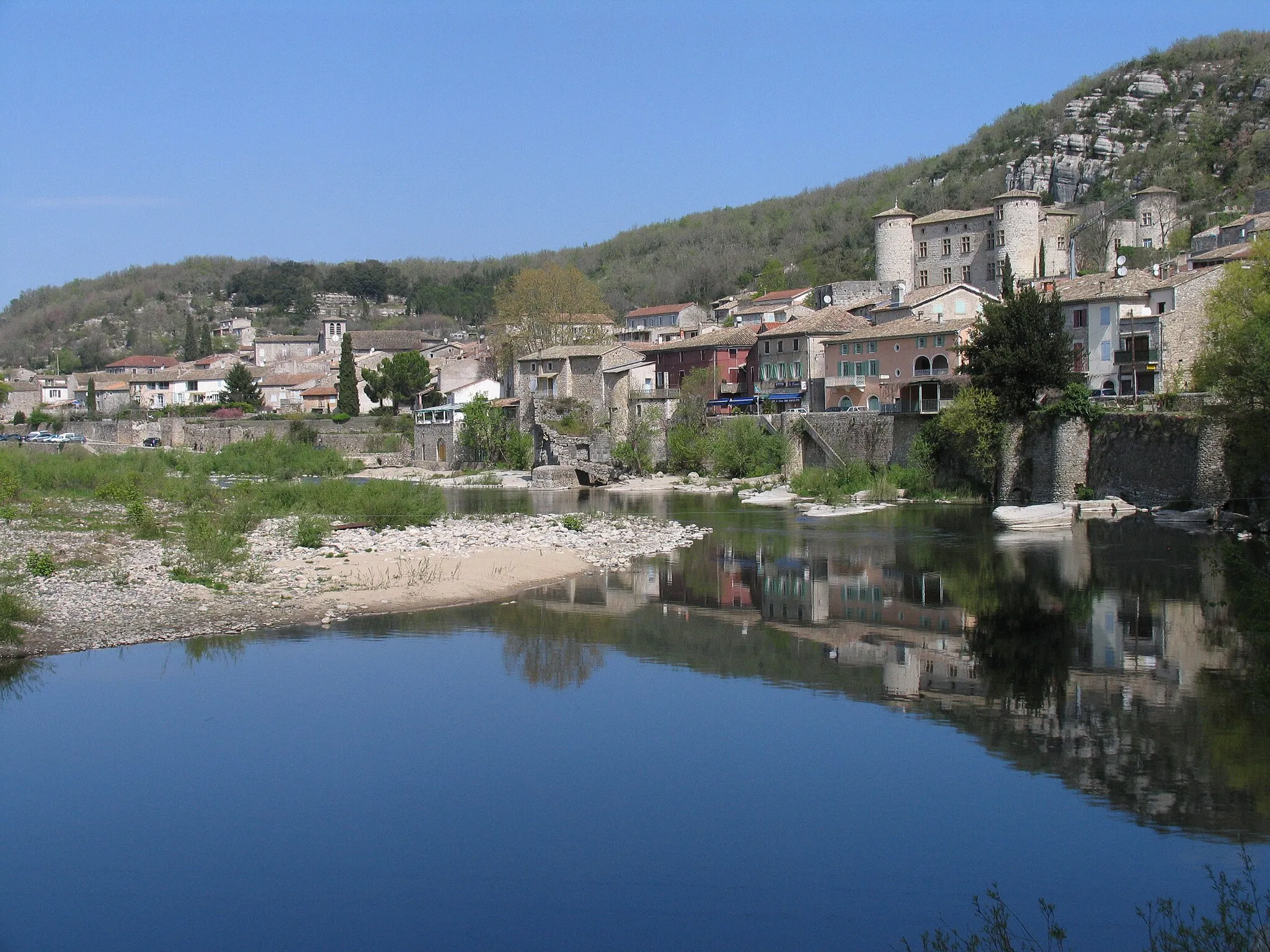 Photo showing: This building is indexed in the base Mérimée, a database of architectural heritage maintained by the French Ministry of Culture, under the reference PA00116868 .