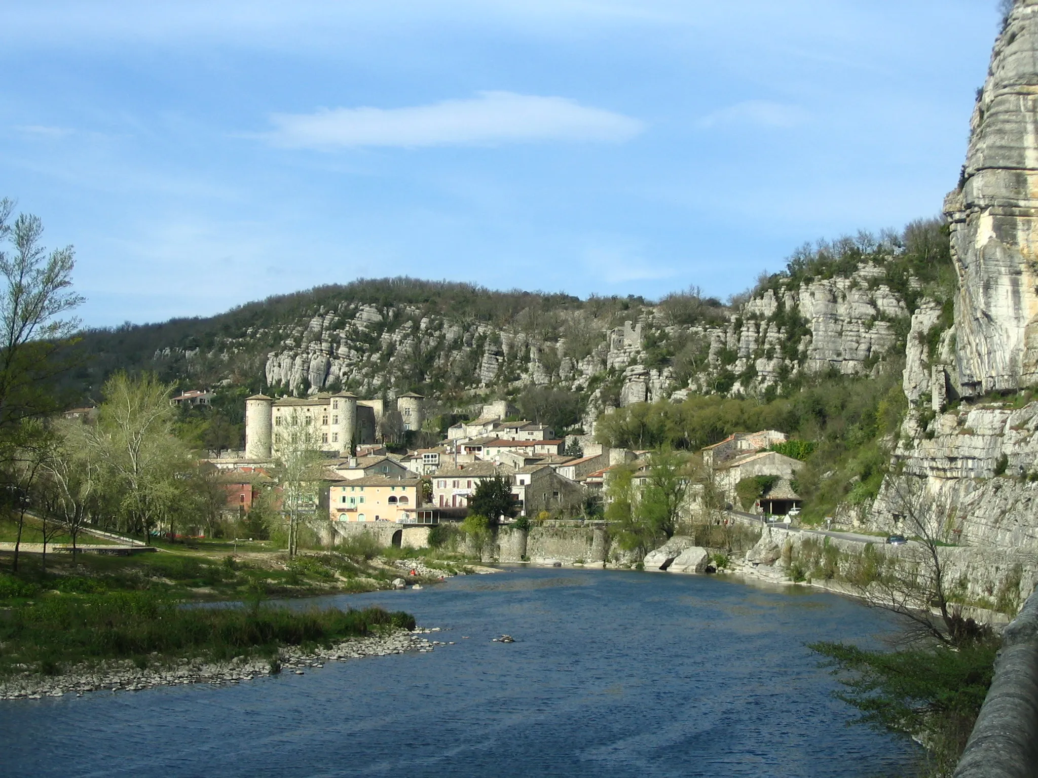 Photo showing: historical village of Vogue in the Ardèche region in France