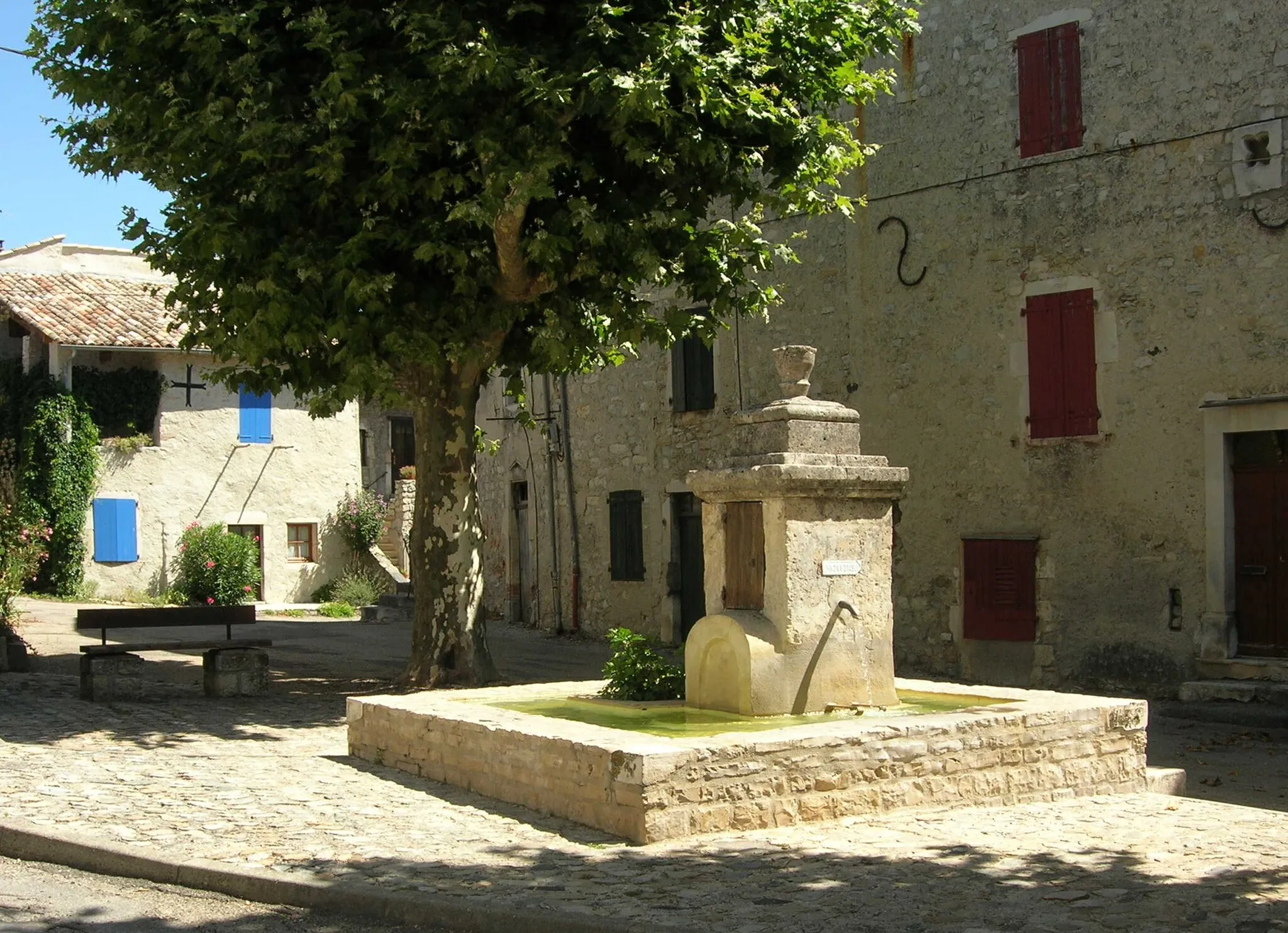 Photo showing: Alba-la-Romaine, Ardèche, France