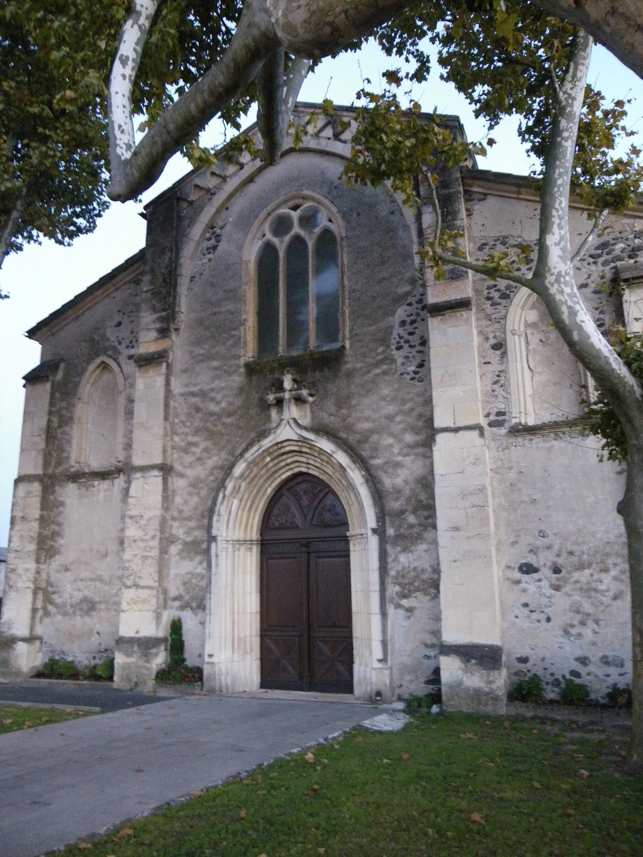 Photo showing: Meysse (Ardèche, France), nouvelle église Saint-Jean-Baptiste, XIXe siècle, non classée M.H., car seule l'ancienne église St Jean-Baptiste (Xe et XIIe siècles)  l'est.