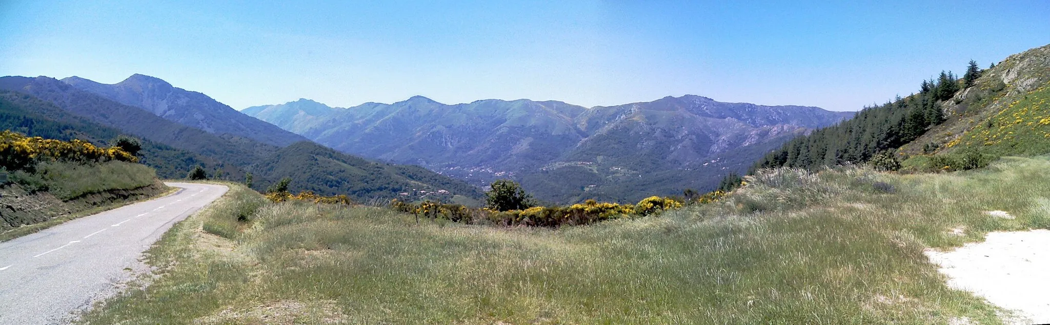 Photo showing: This panoramic image was created with Autostitch (stitched images may differ from reality).