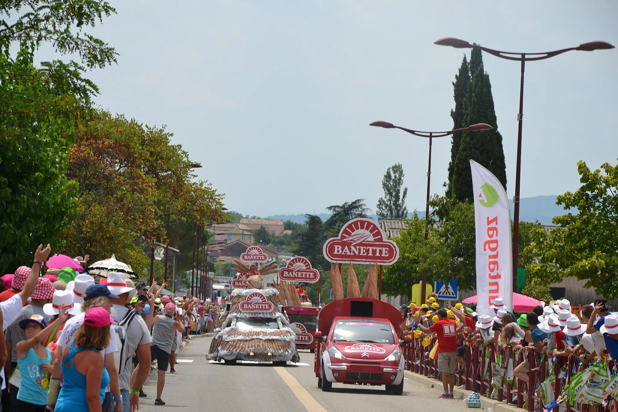 Photo showing: Caravane publicitaire Tour de France à Vesseaux 19 juillet 2015