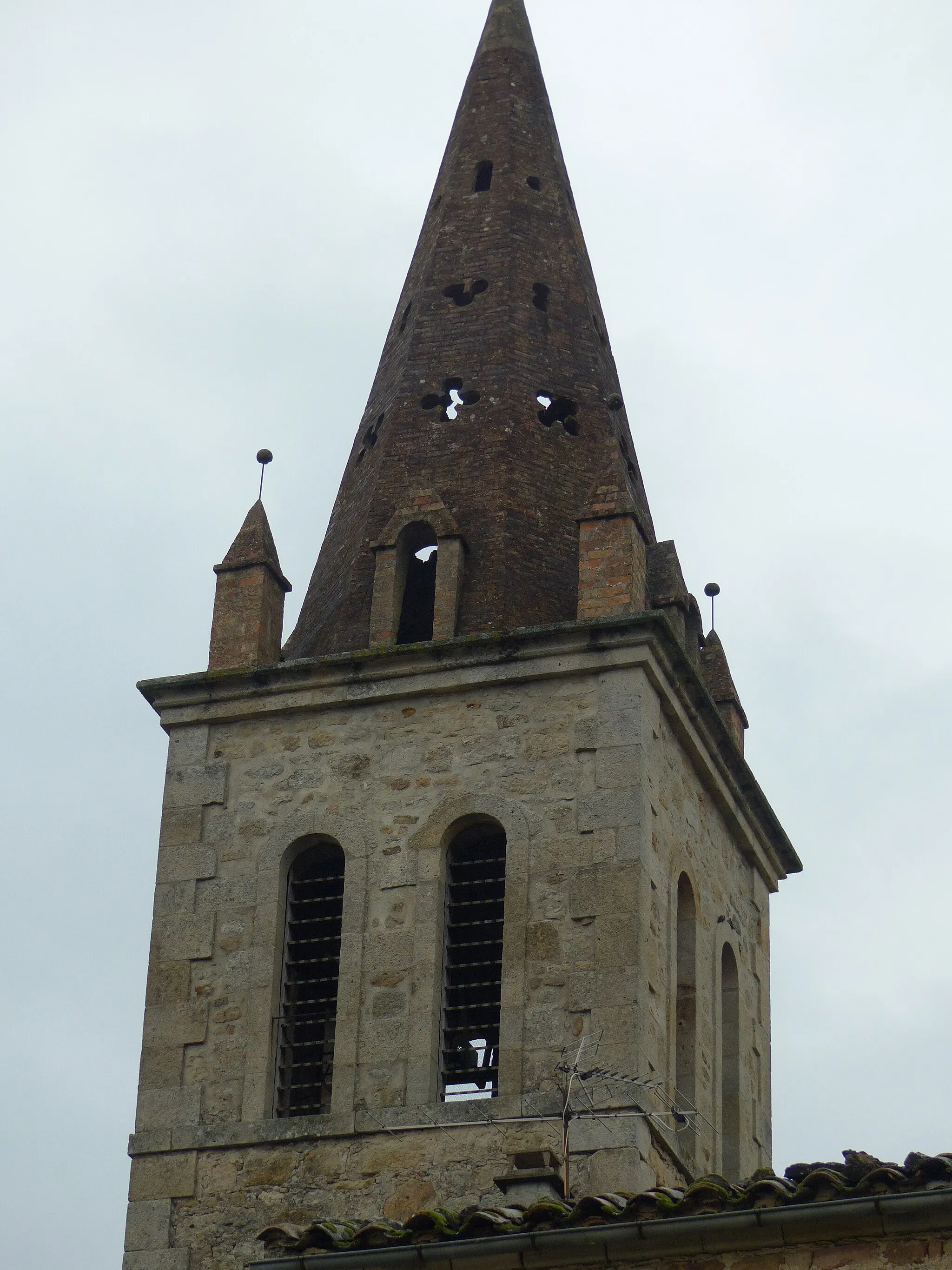 Photo showing: Église Saint-Julien de Saint-Julien-du-Serre
