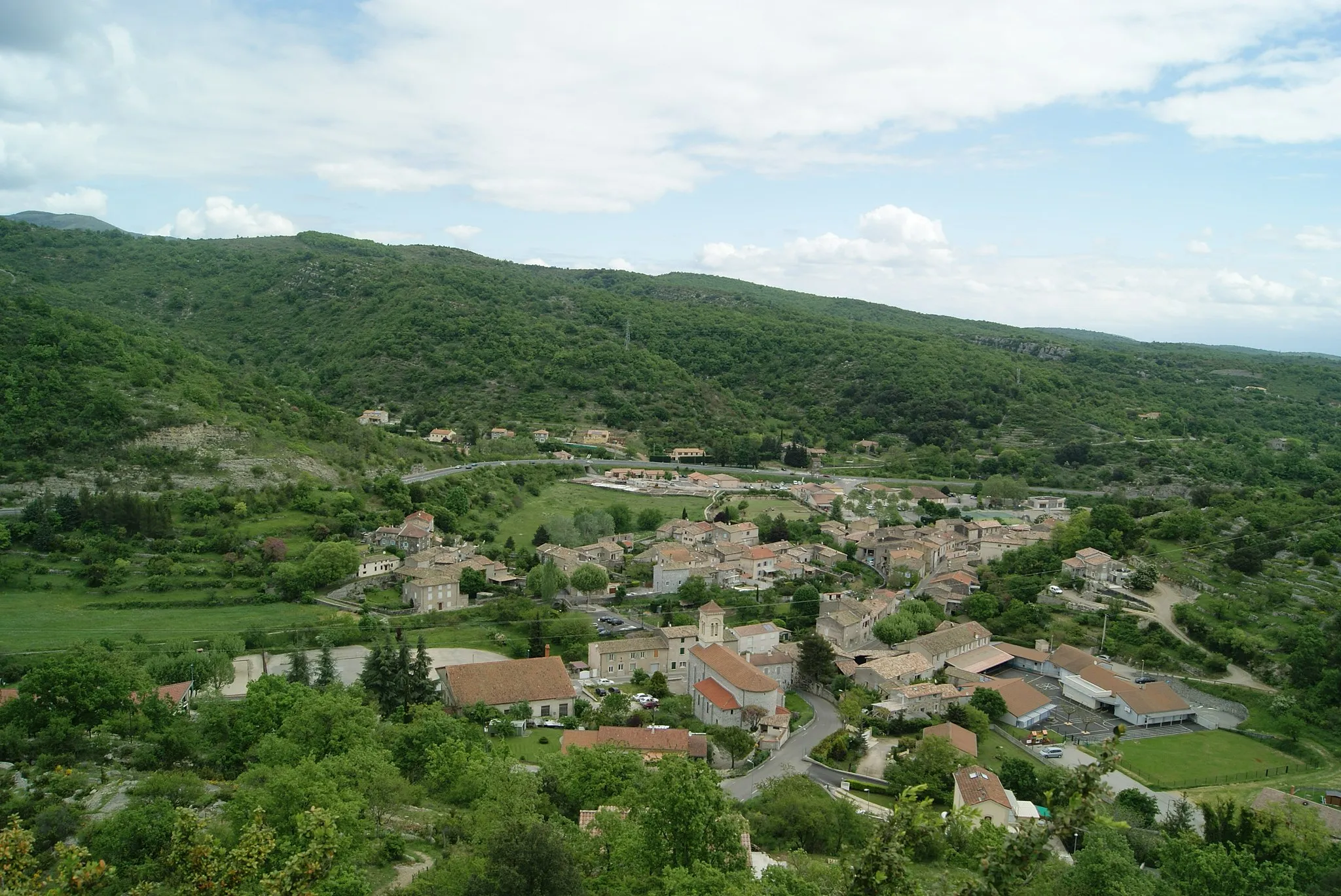 Photo showing: Le centre village