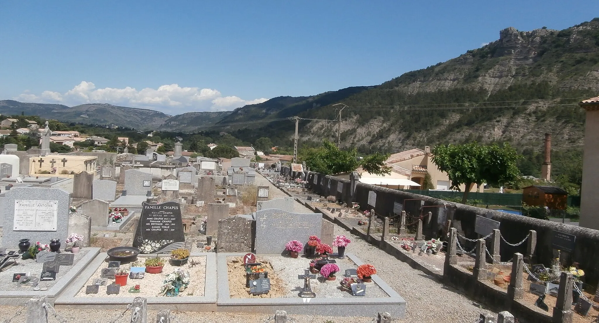 Photo showing: Flaviac: la cimetière.