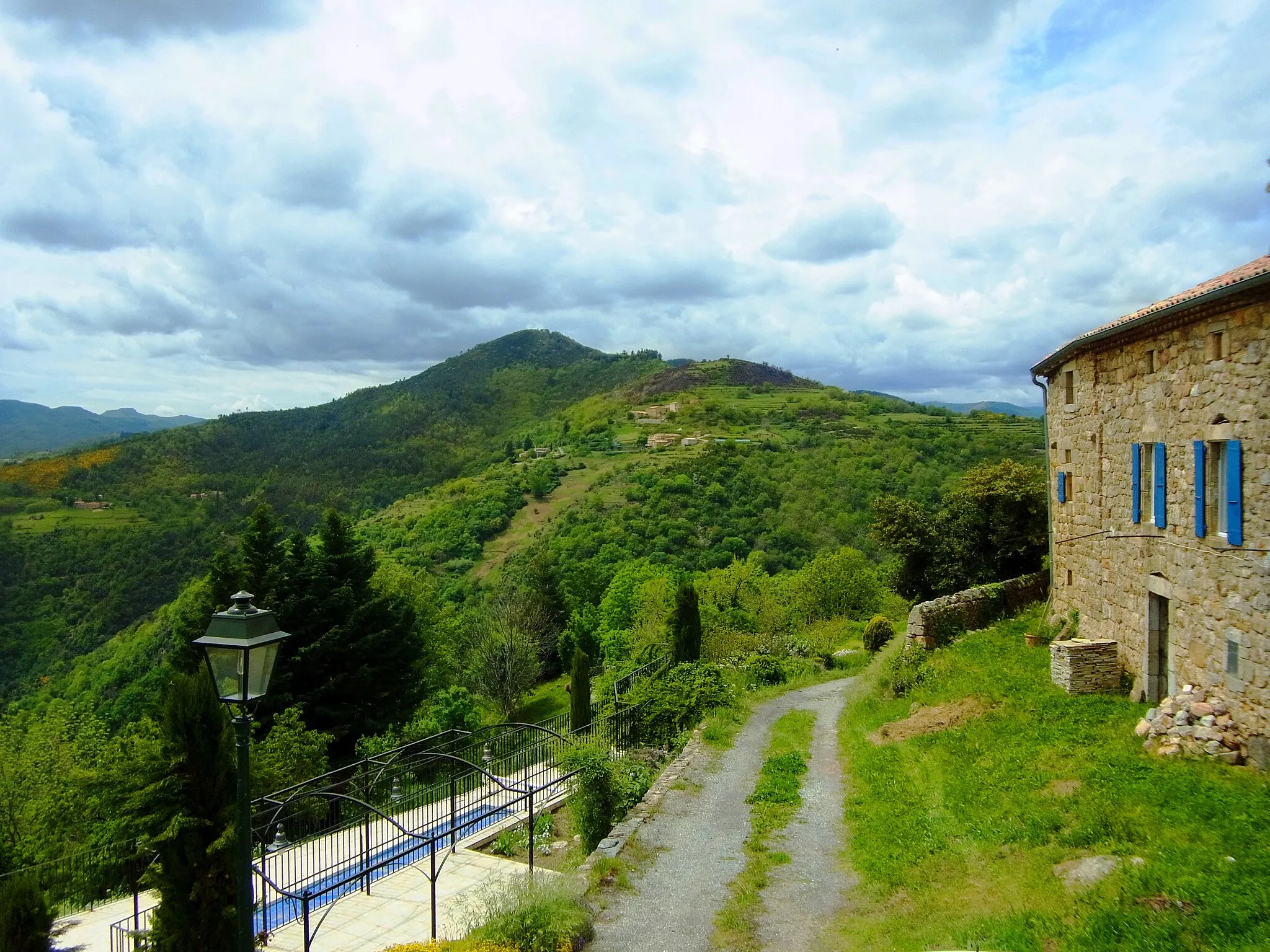 Photo showing: Cols, Gluiras, France