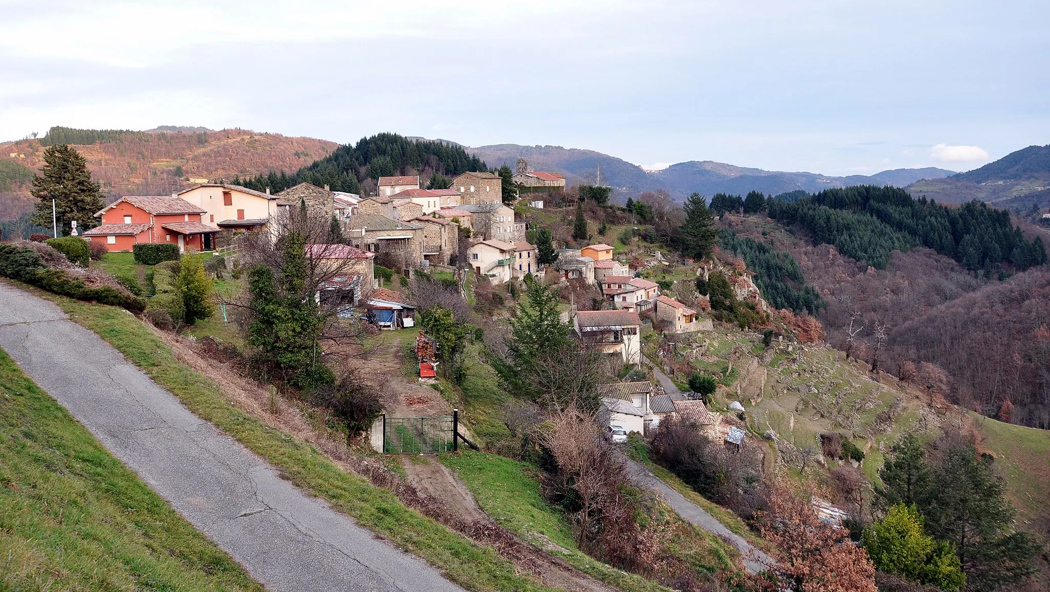 Photo showing: Saint-Barthélemy-le-Meil depuis le chemin de Luneyre.