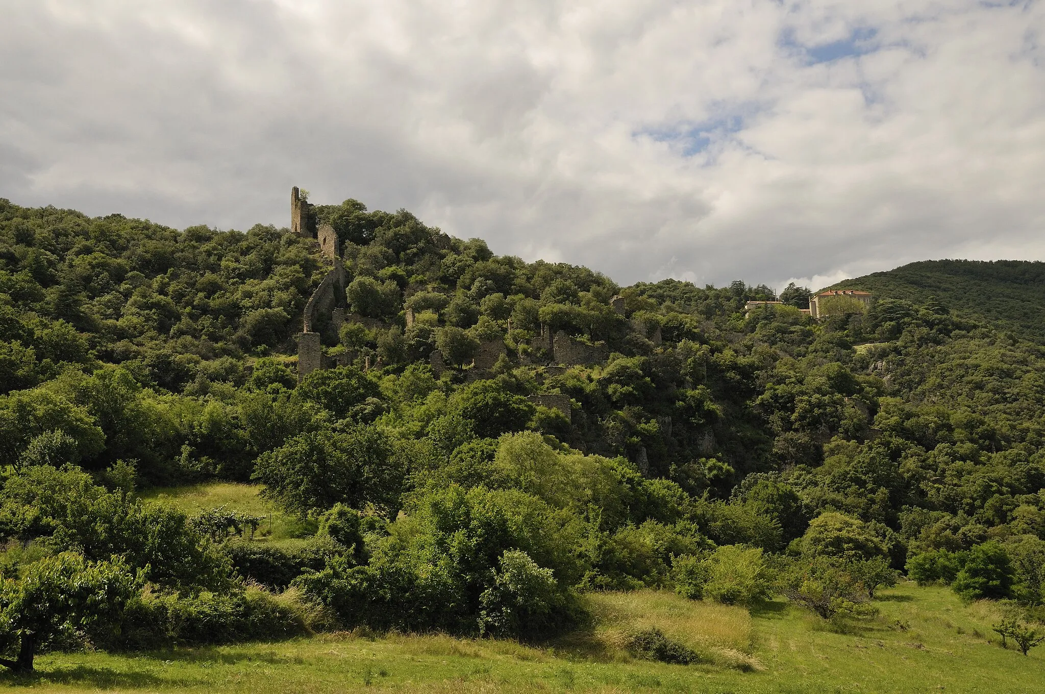 Photo showing: ruines du village de st Marcel et maison de convalescence